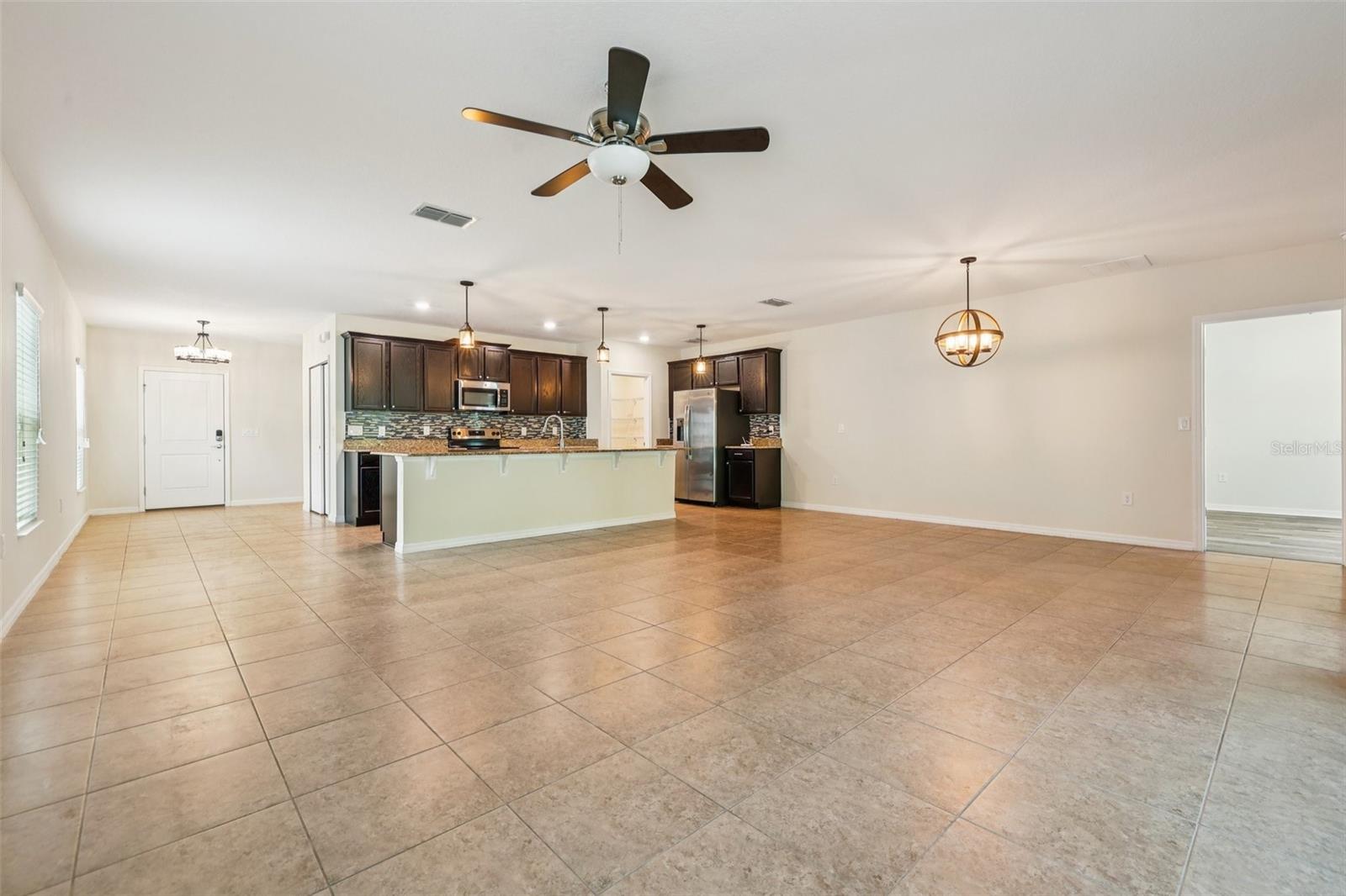 185 Hamlet Loop, FL