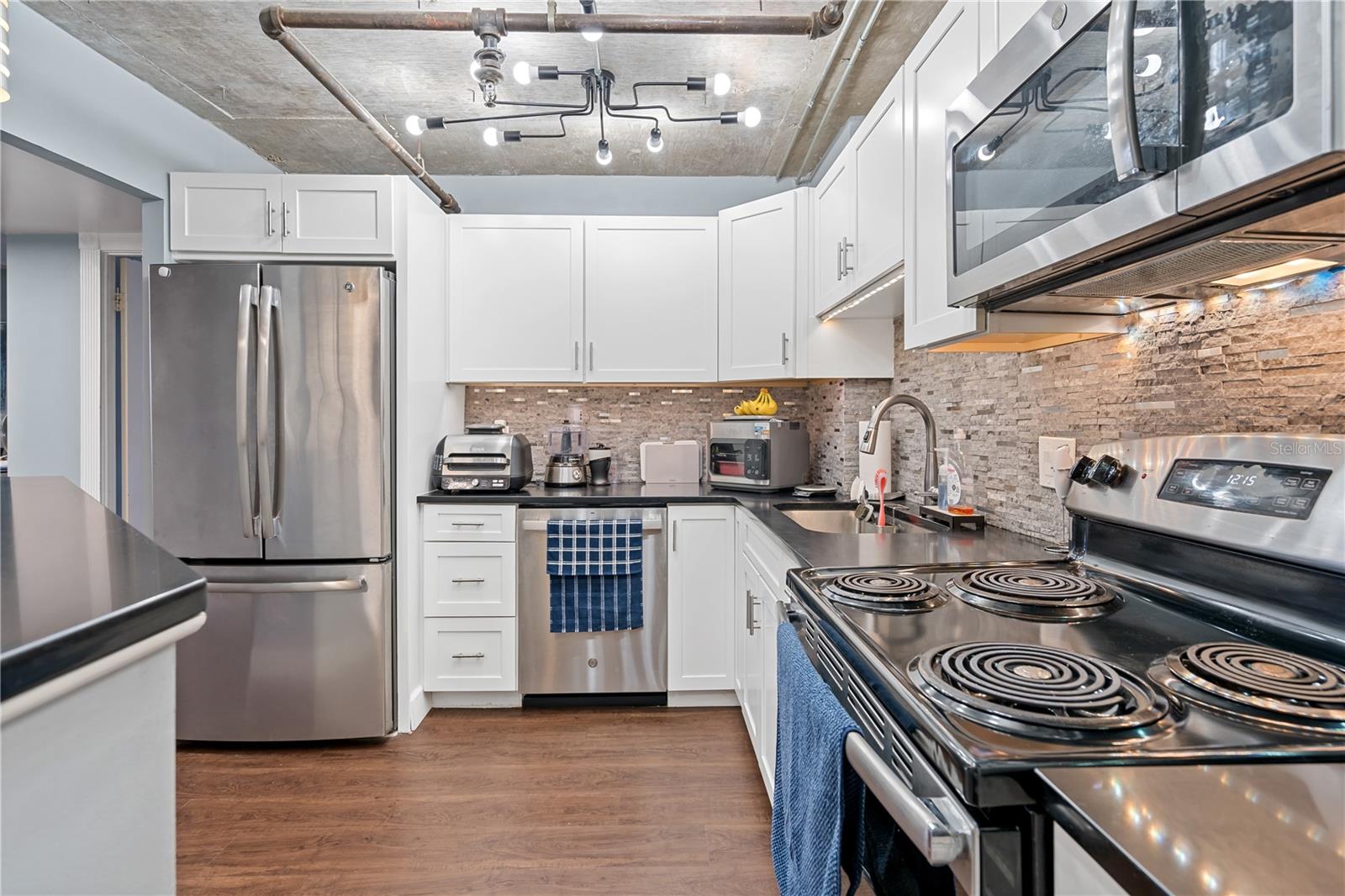 400 Colonial Drive, FL