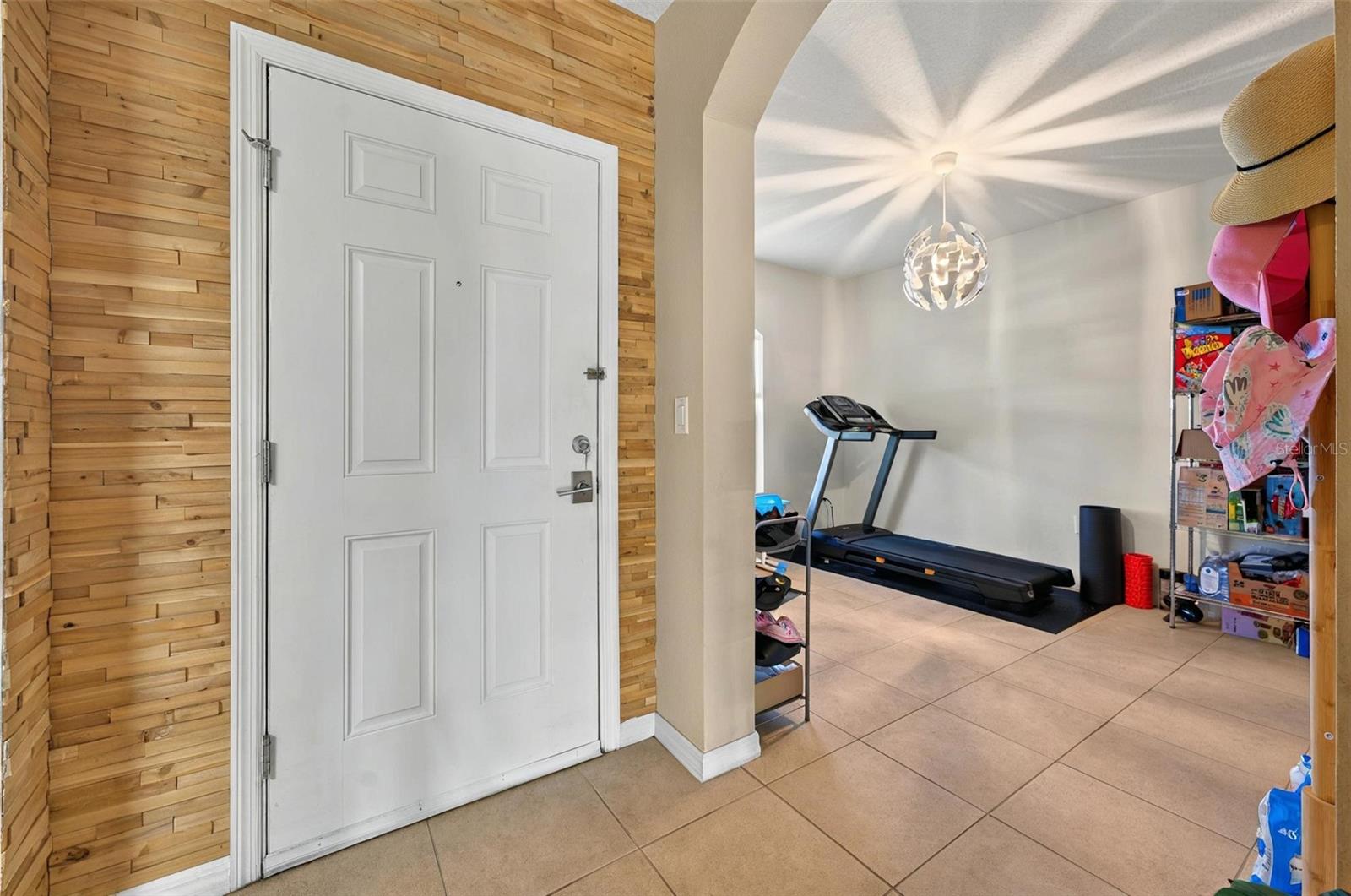 826 Sheen Circle, FL