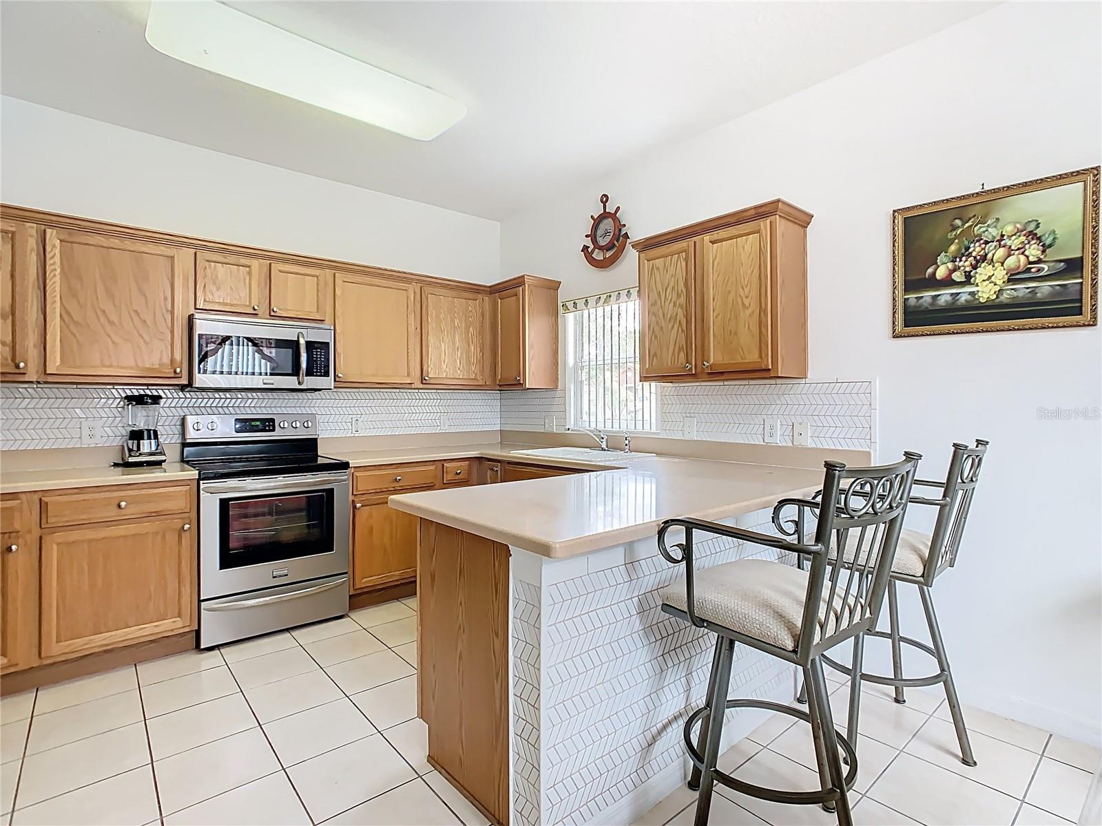 572 Sienna Dr, FL