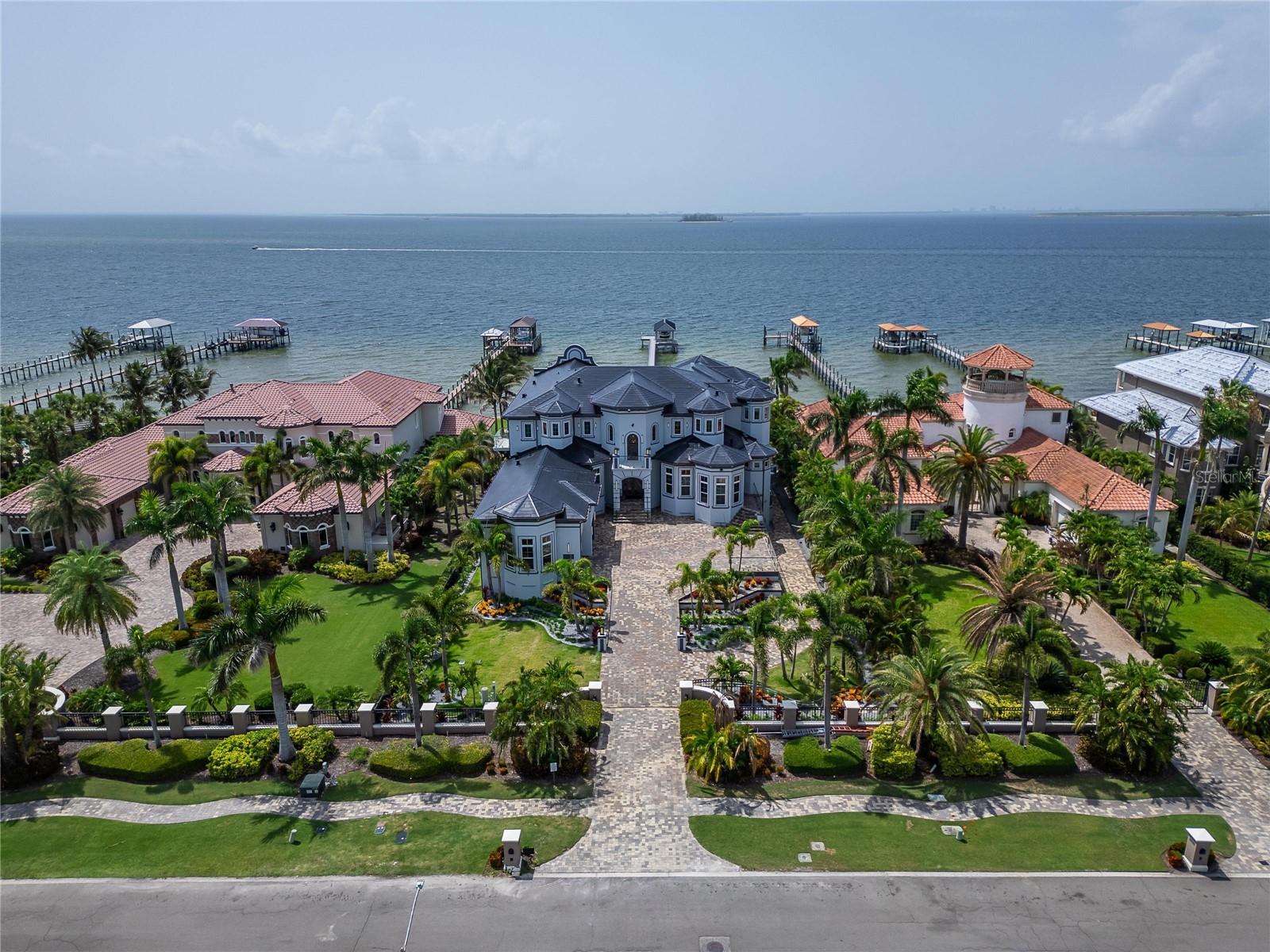 6526 Surfside Boulevard, FL