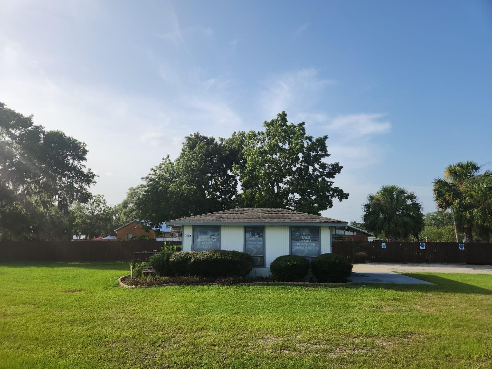 909 (Hwy 200) 10th Street, FL