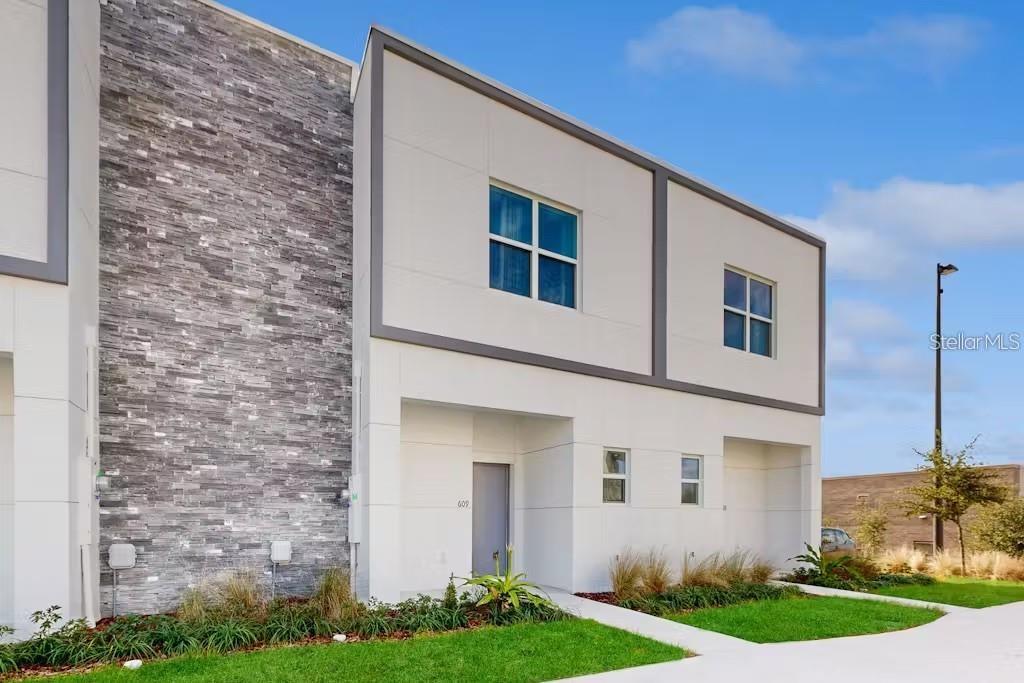609 Trikomo Drive, FL