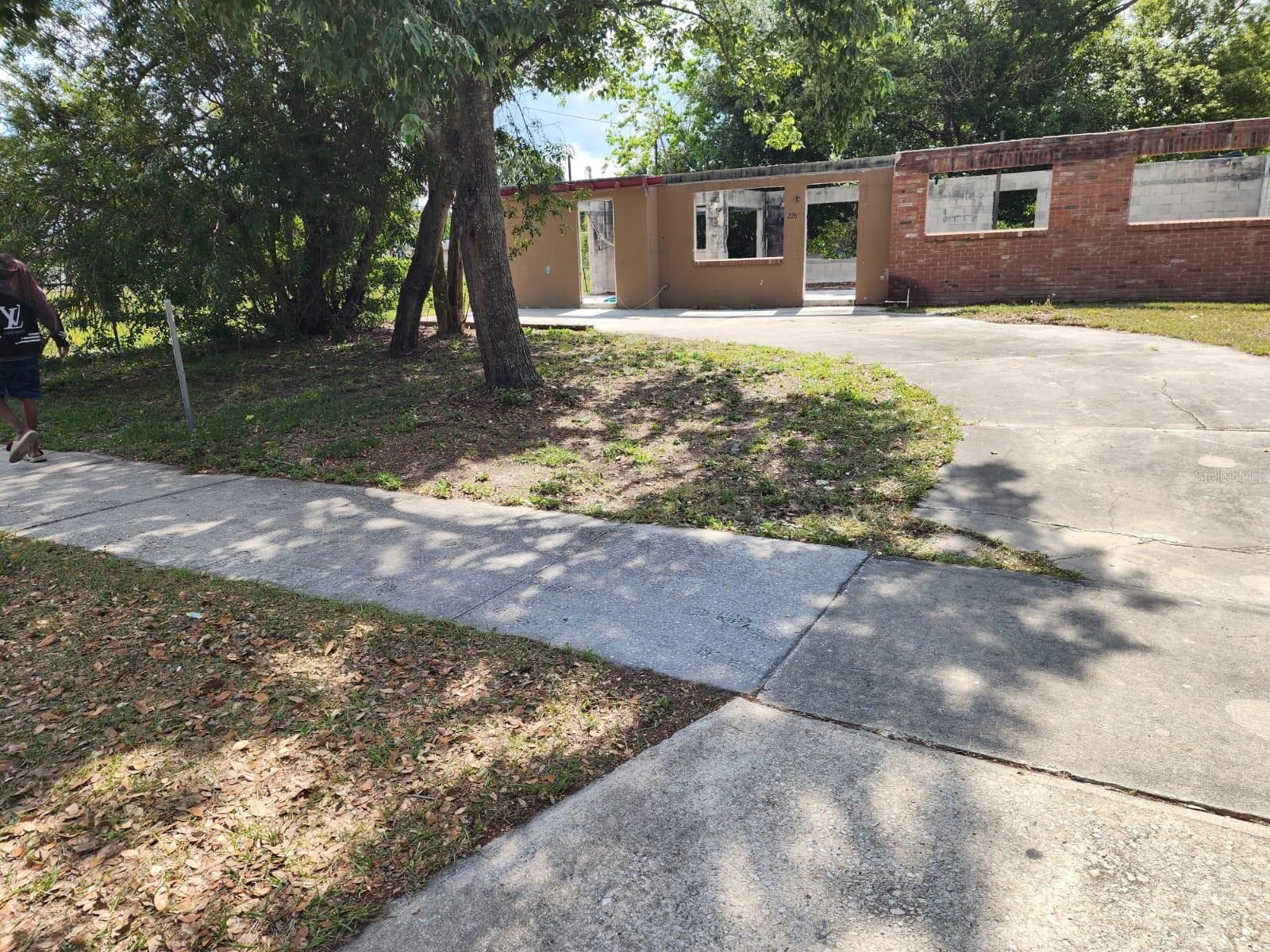 2260 Willie Mays Parkway, FL