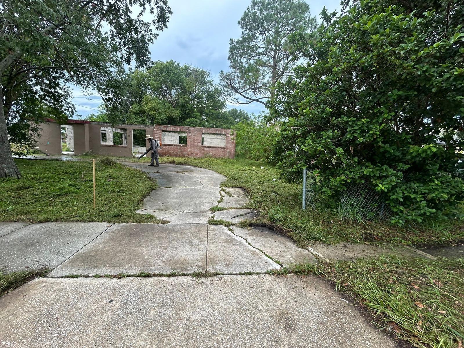 2260 Willie Mays Parkway, FL