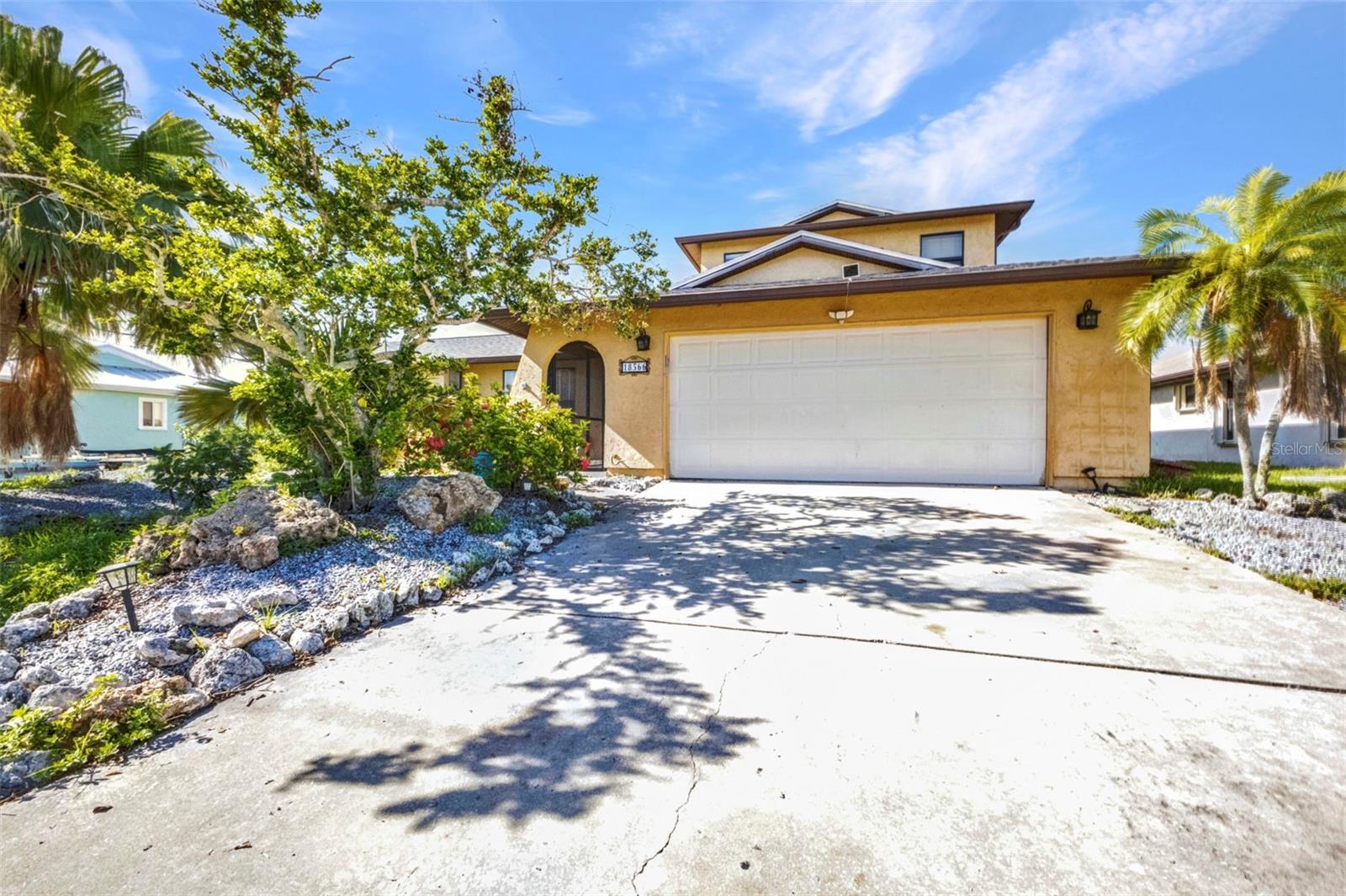 18566 Arapahoe Circle, FL