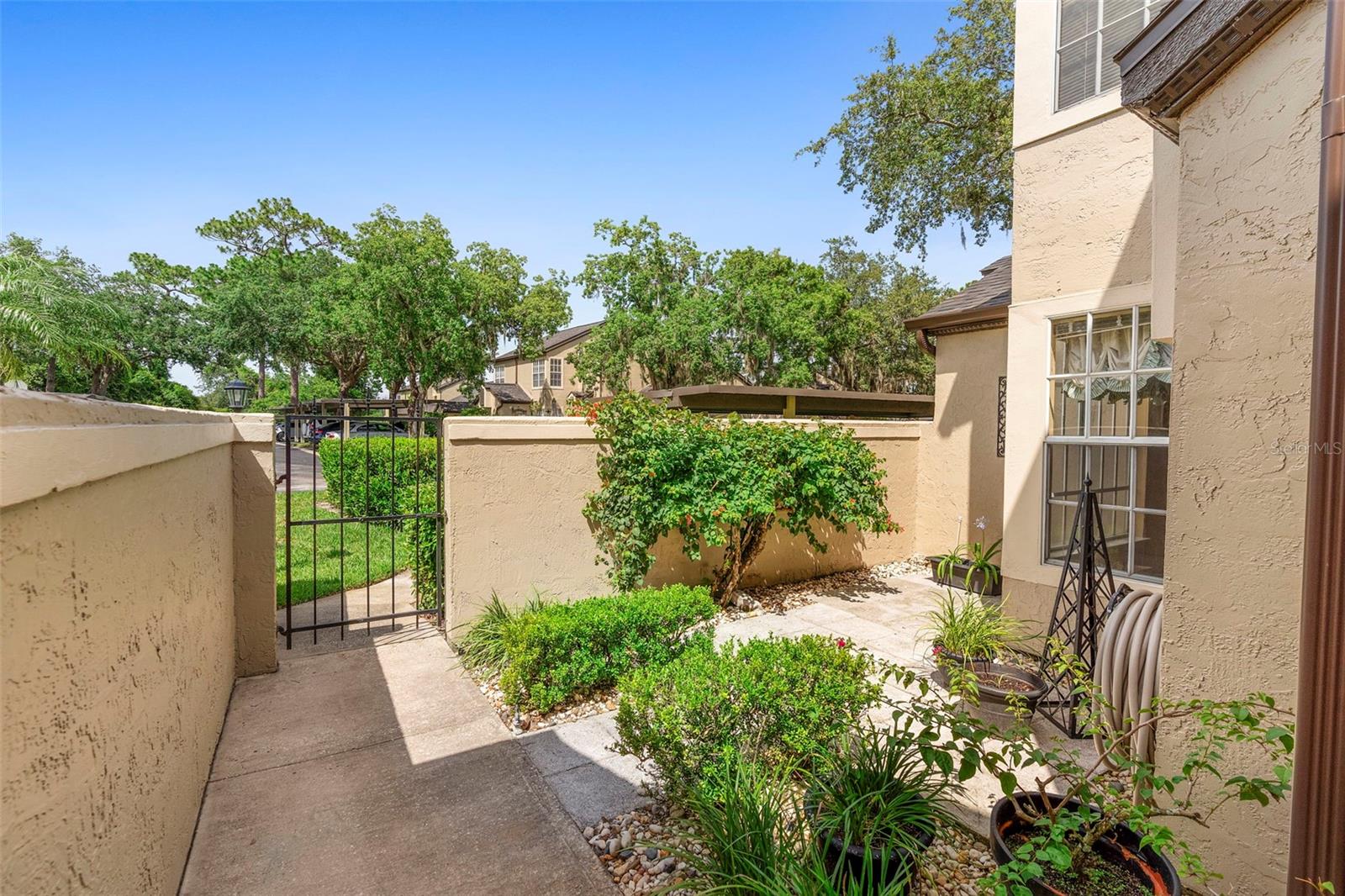1529 Farrindon Circle, FL