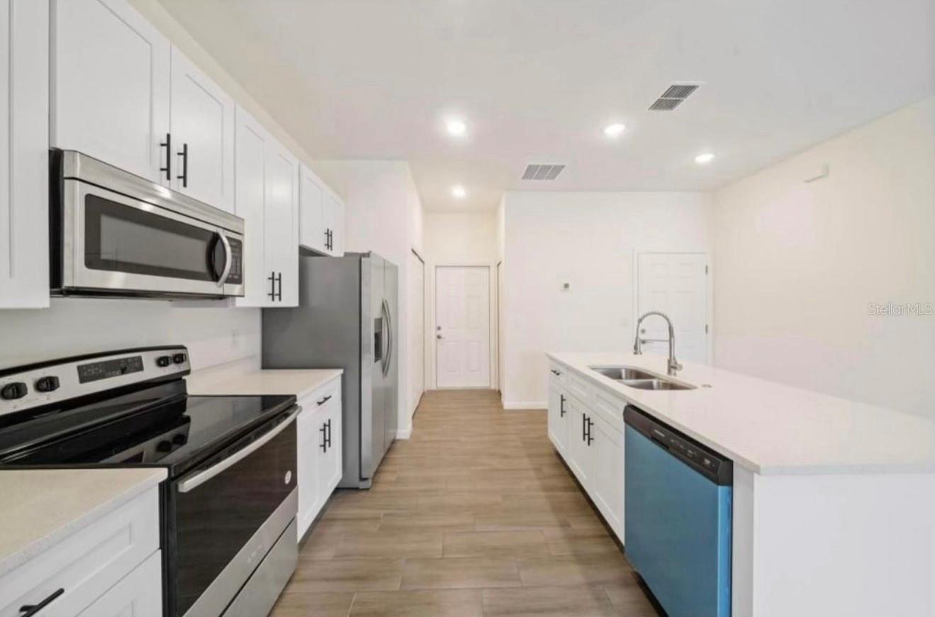 1686 168th Loop, FL