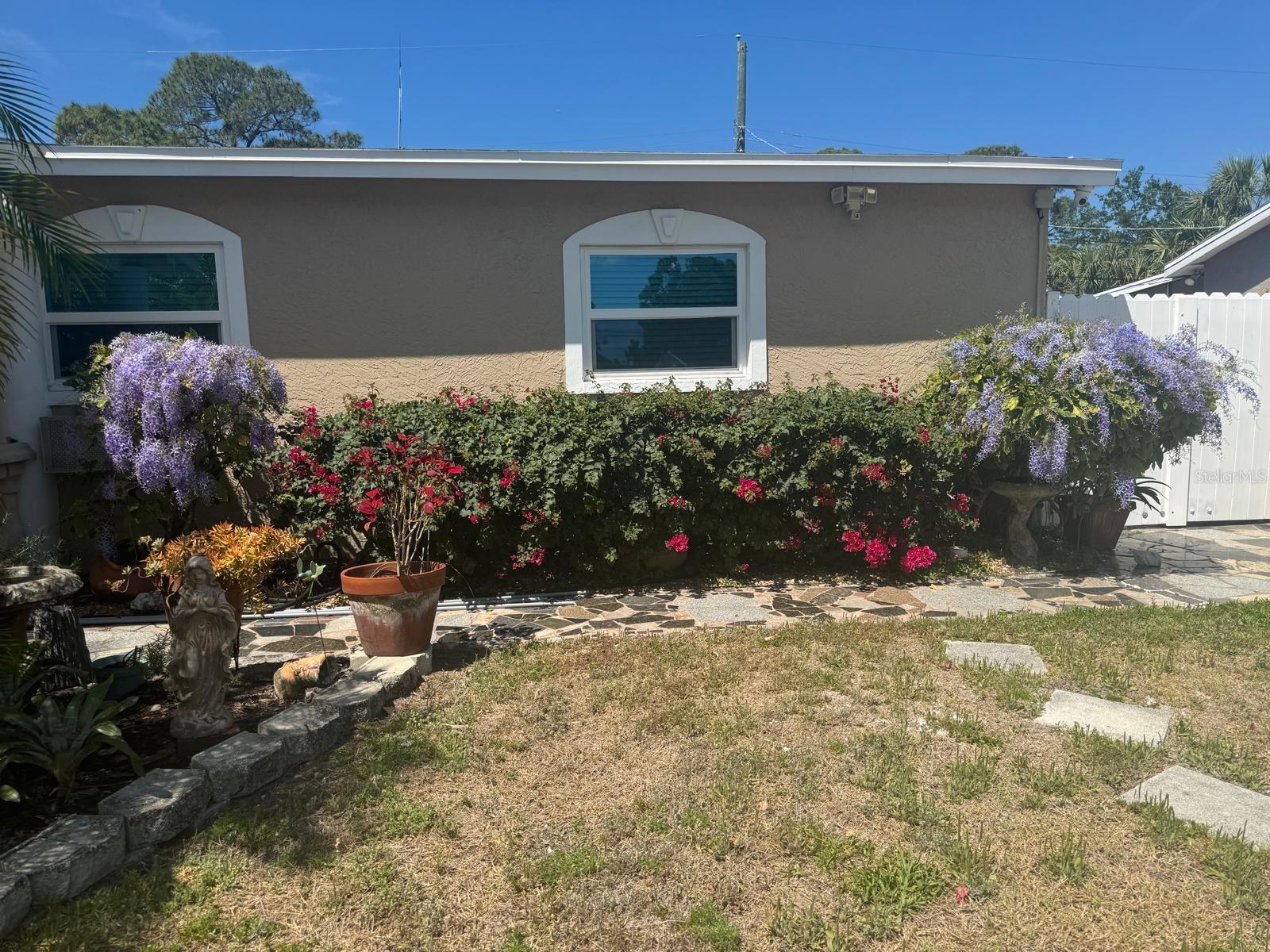 5106 Gateway Drive, FL