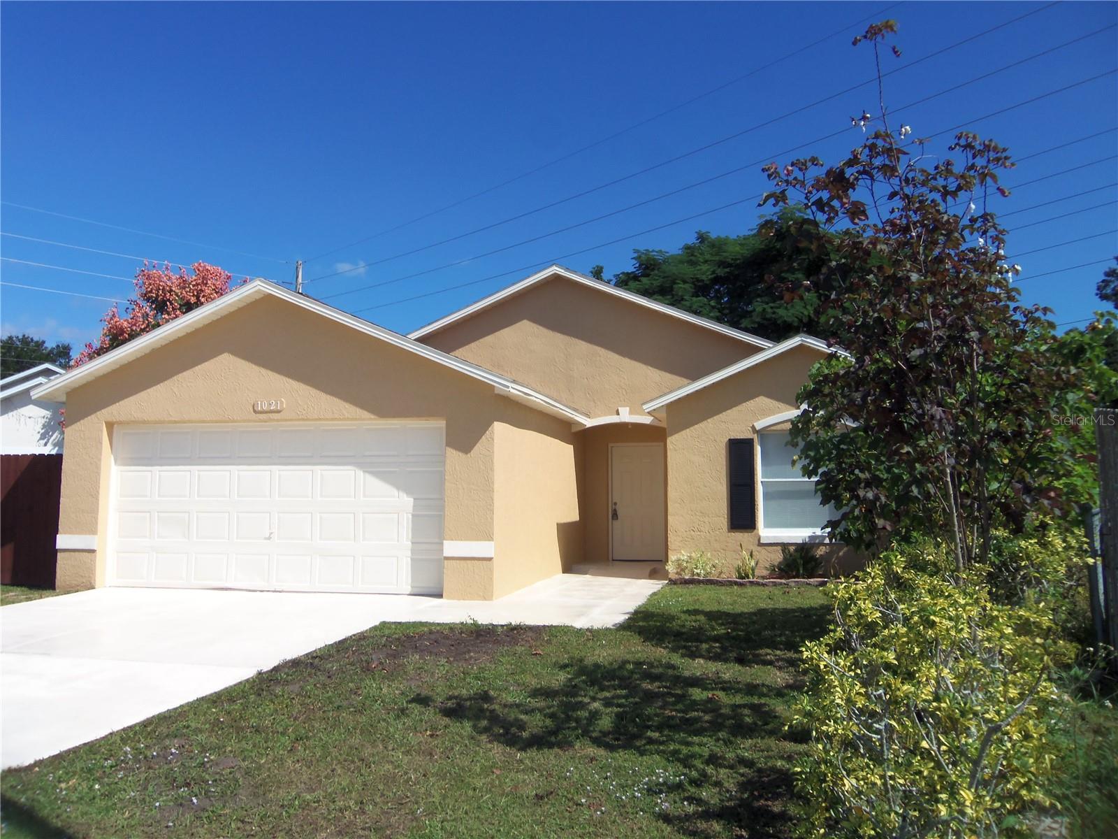 1021 Golfside Court, FL