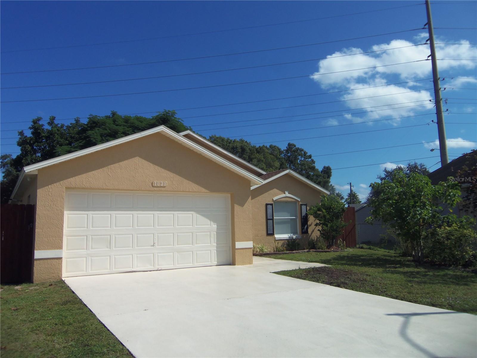 1021 Golfside Court, FL