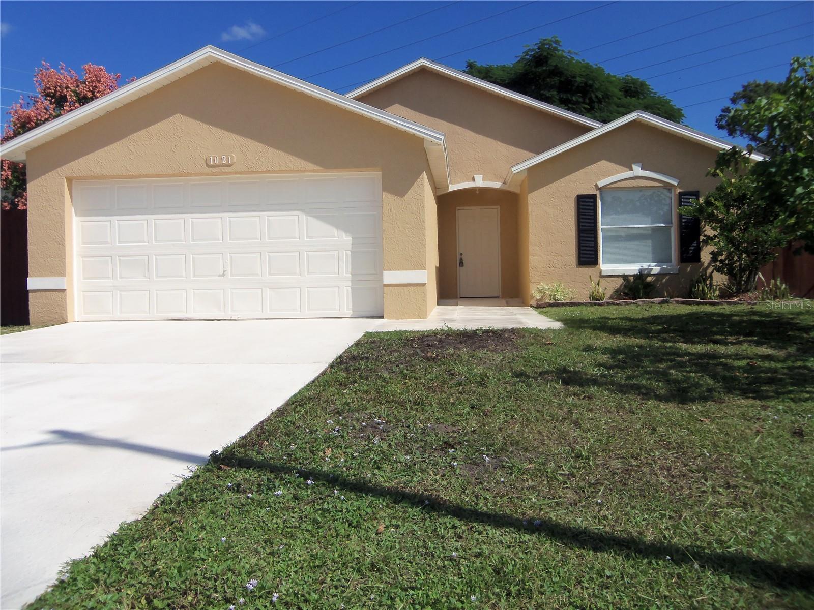 1021 Golfside Court, FL