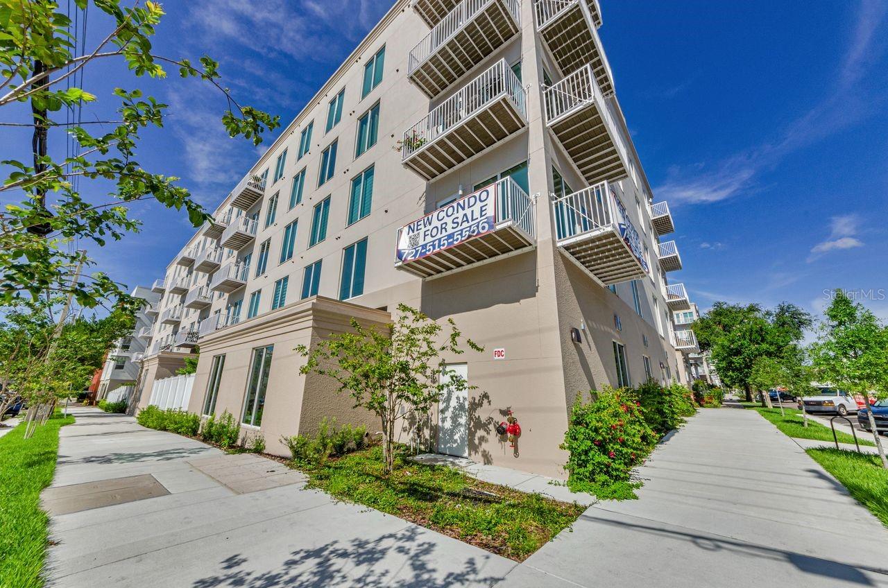 600 3rd Avenue, FL