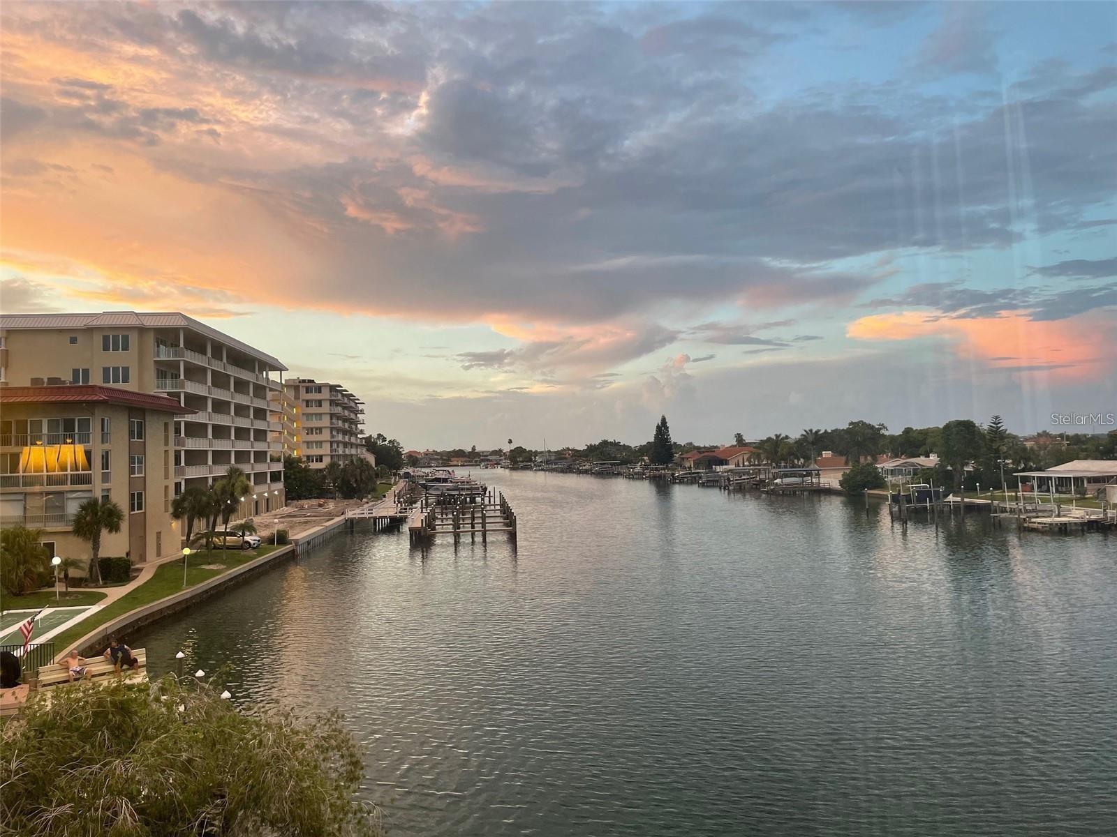 105 Island Way, FL