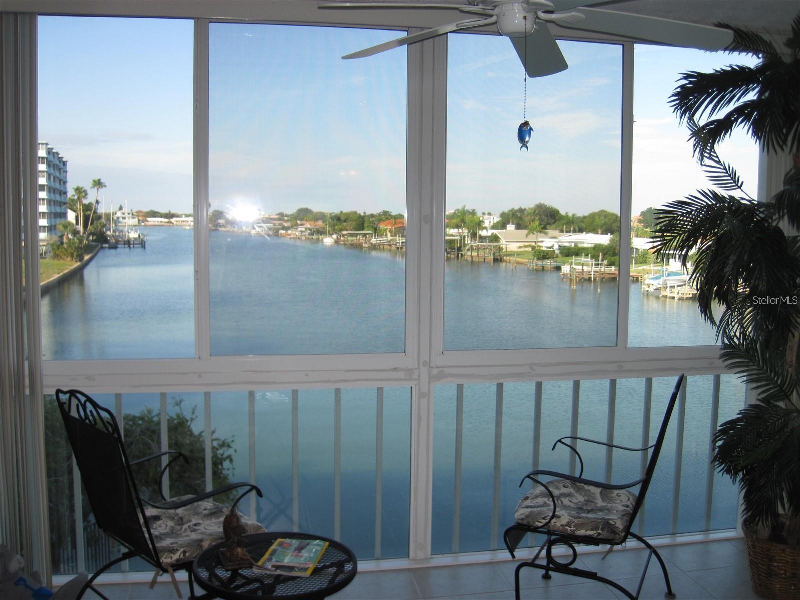 105 Island Way, FL