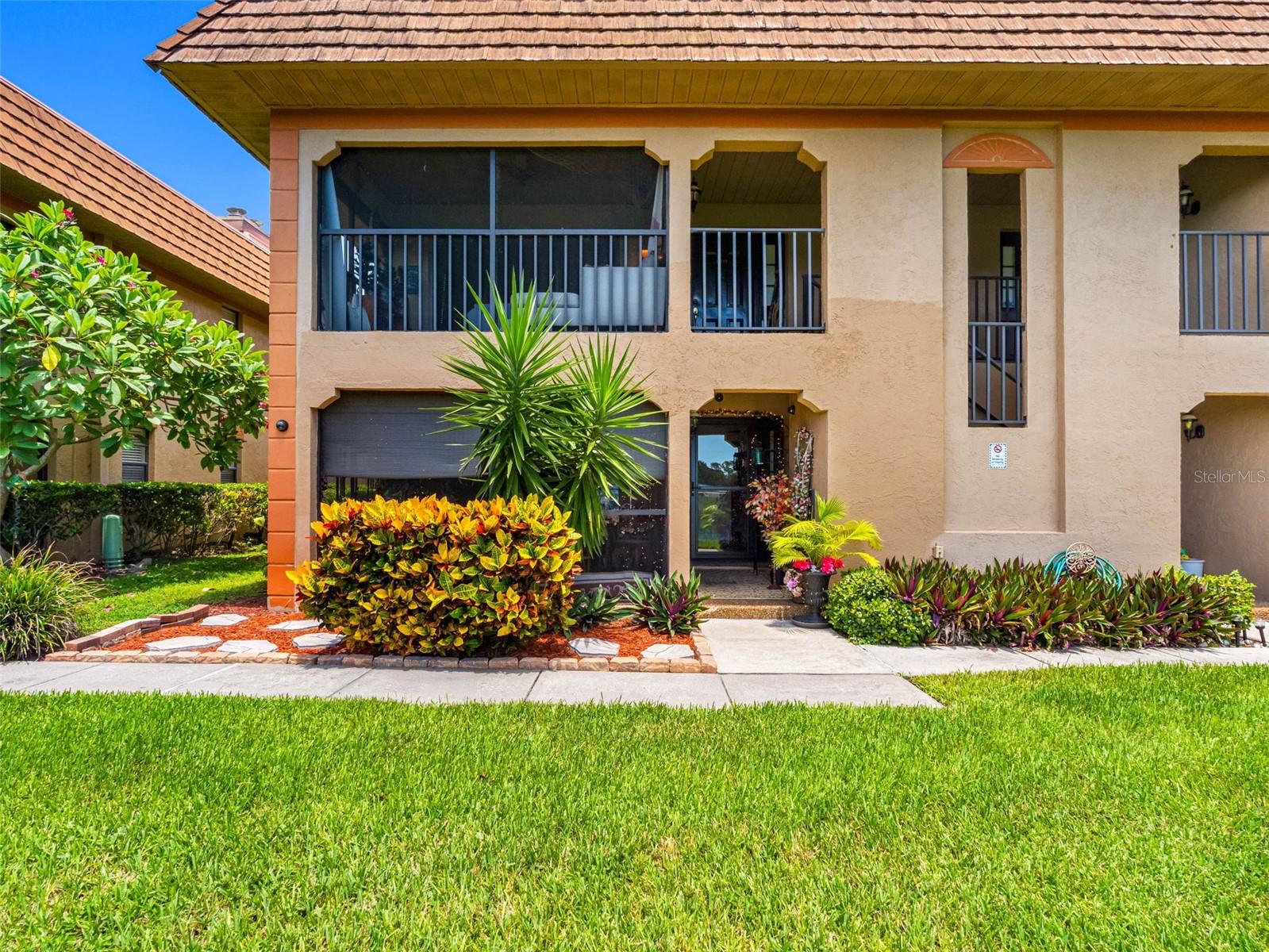 10182 Seminole Island Dr, FL
