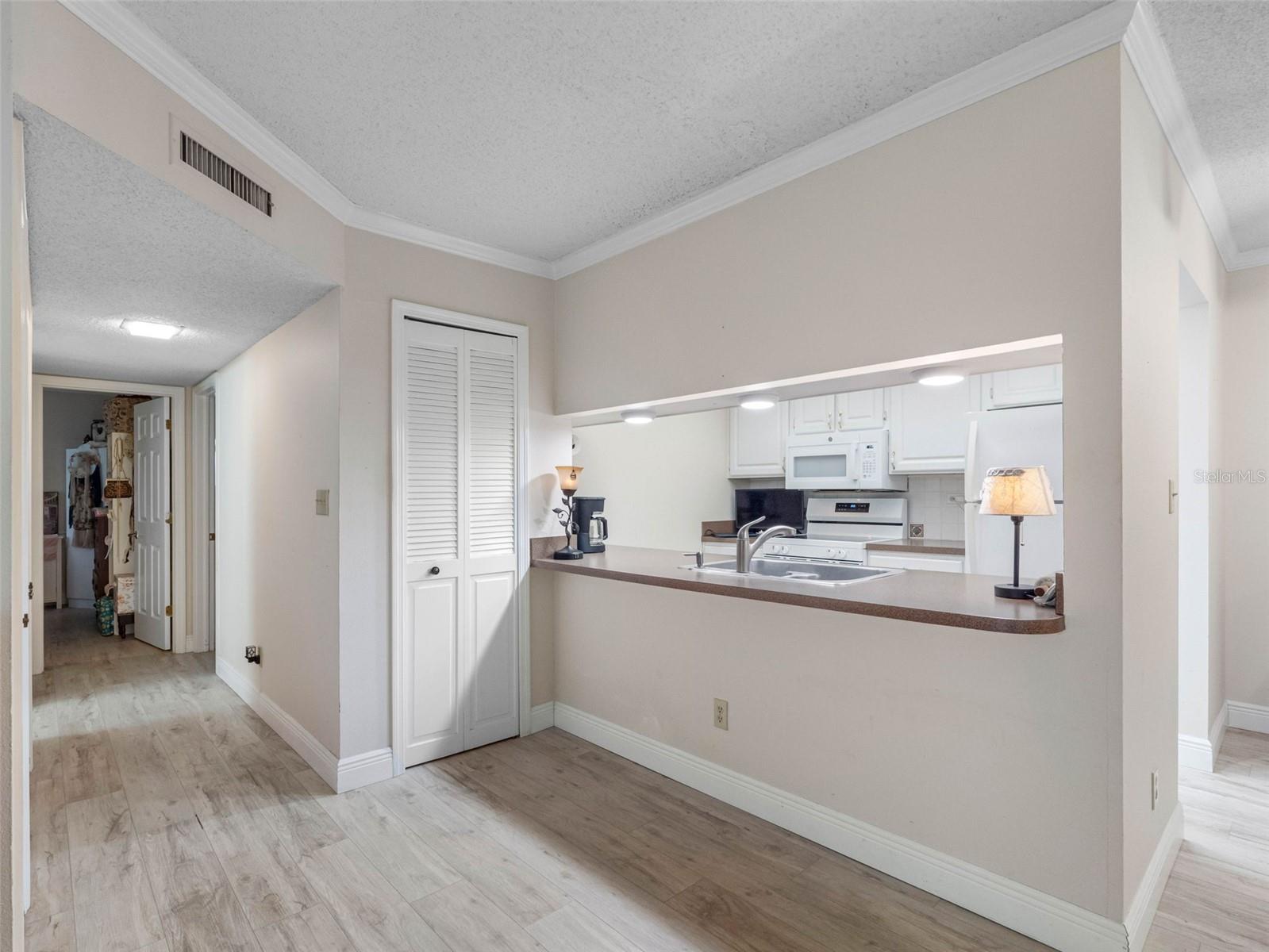 10182 Seminole Island Dr, FL