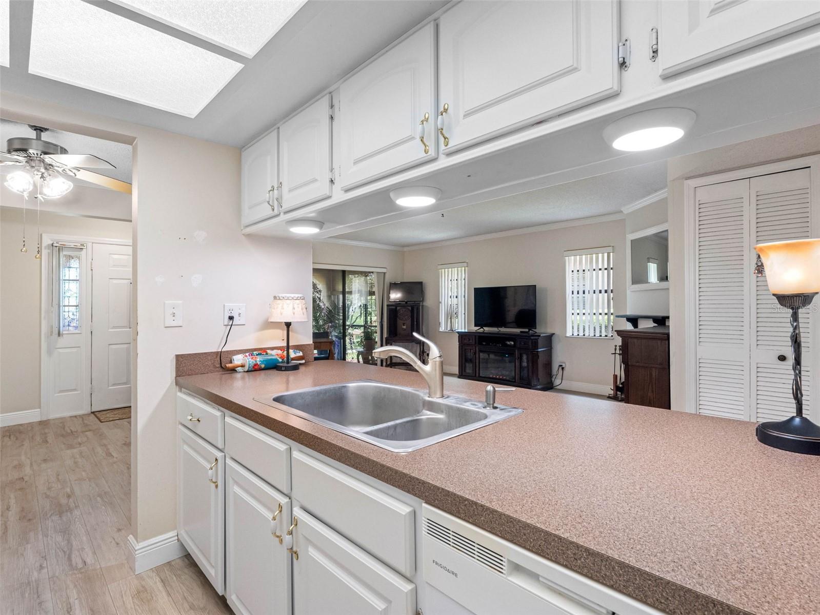 10182 Seminole Island Dr, FL