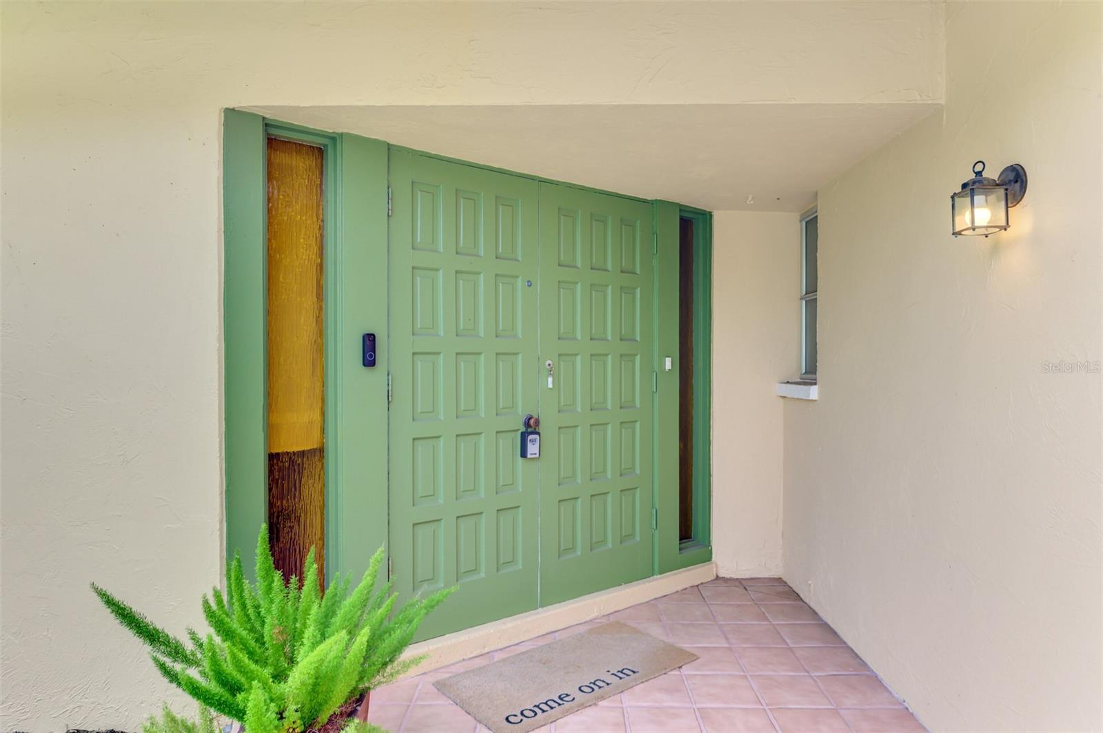 4946 Commonwealth Drive, FL