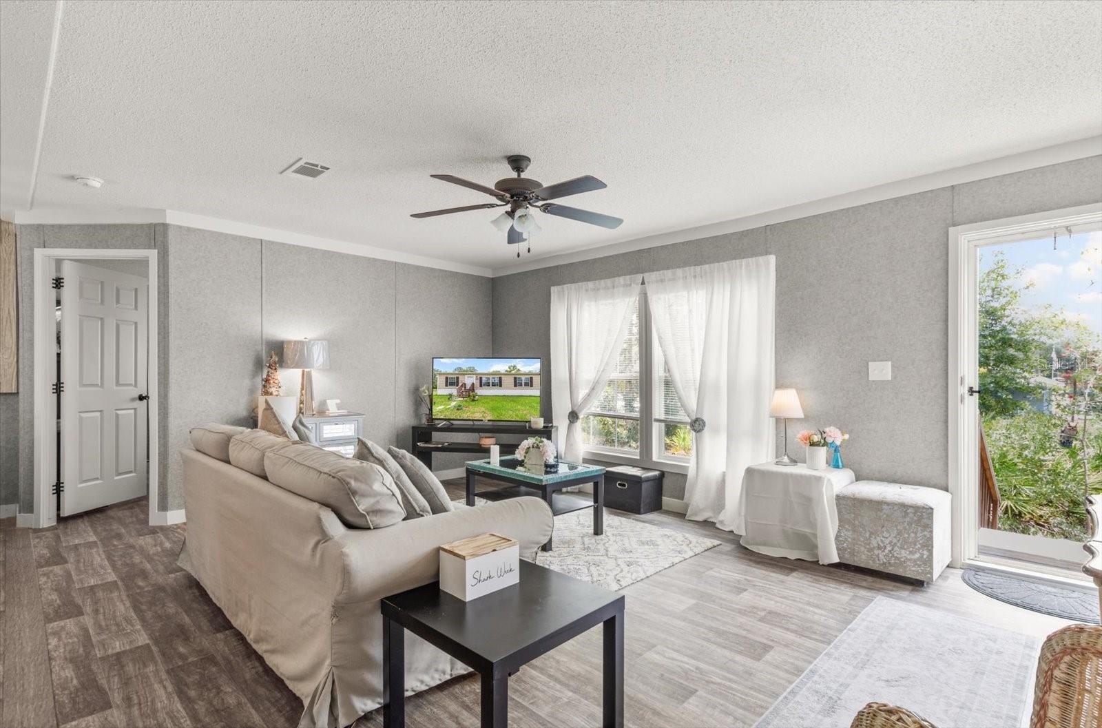 6544 W Mae, FL