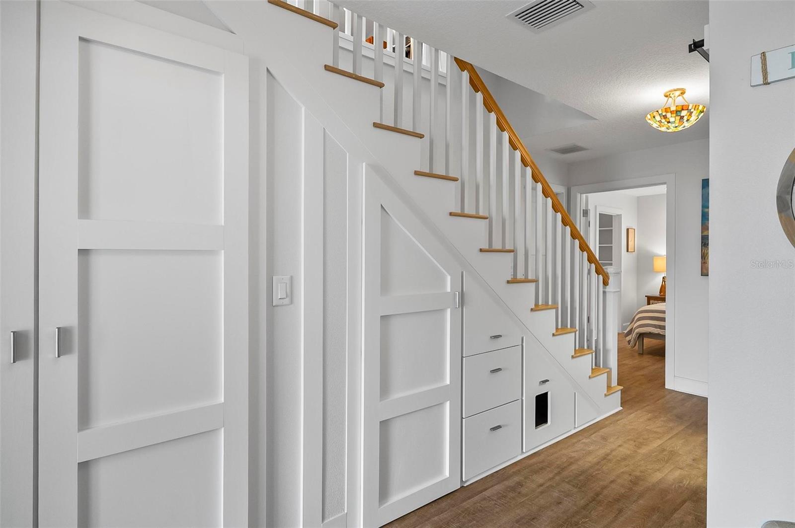 19 Bay Drive, FL