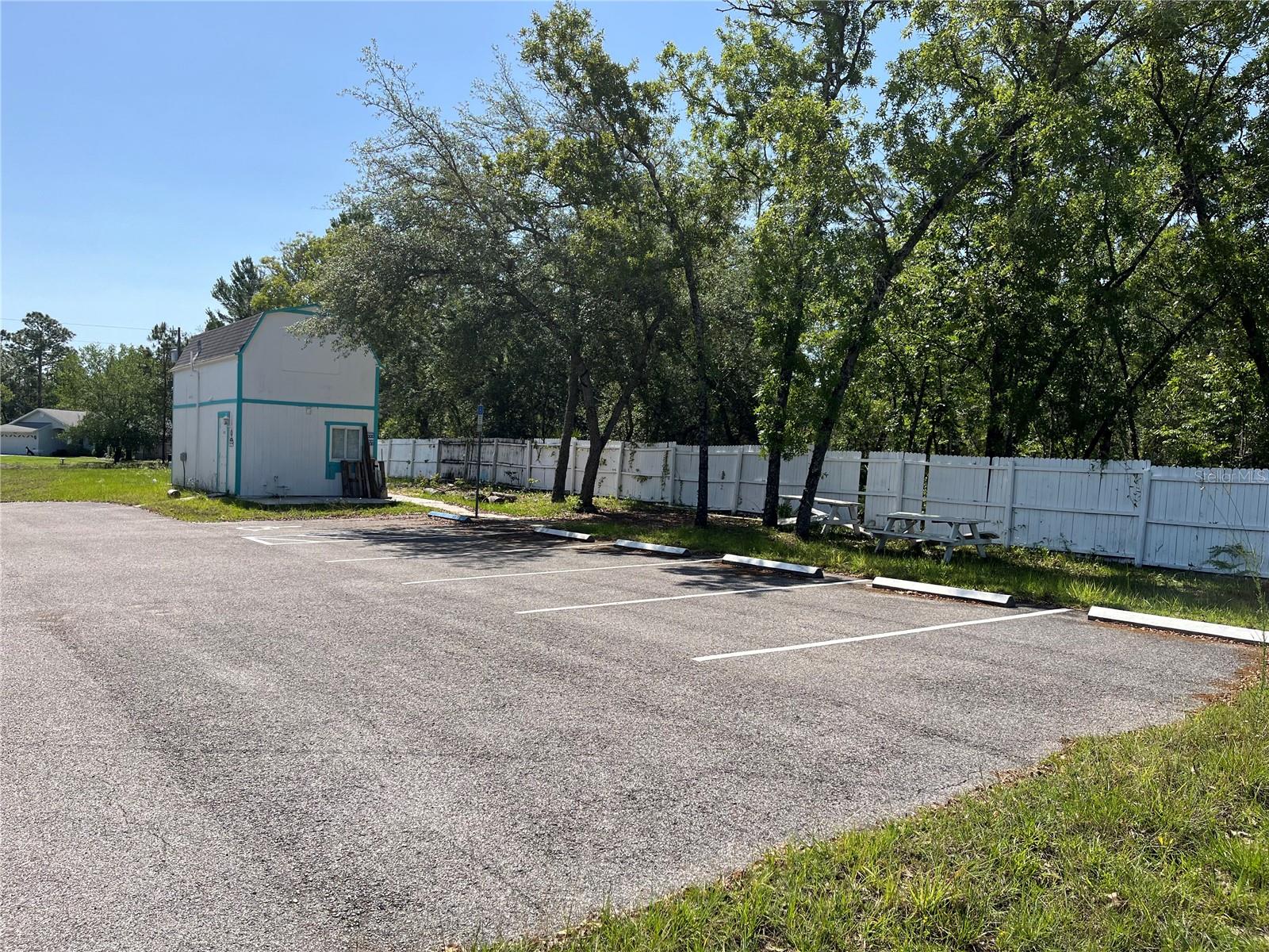18132 Commercial Way, FL