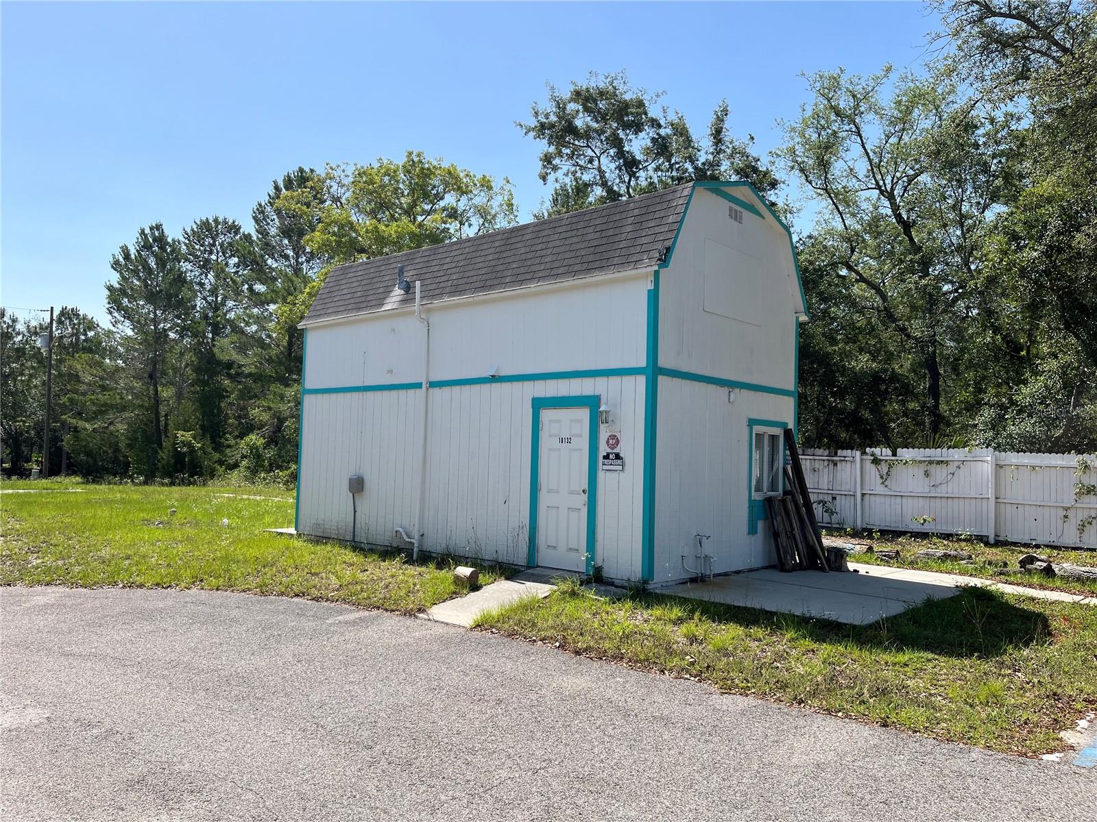 18132 Commercial Way, FL