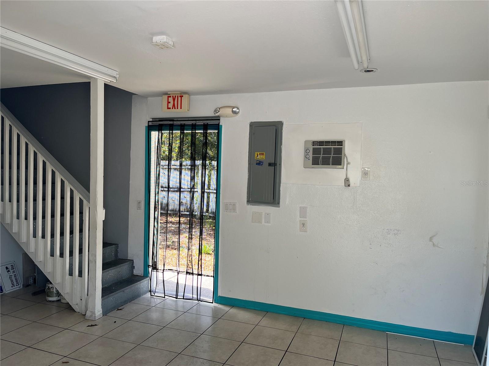 18132 Commercial Way, FL