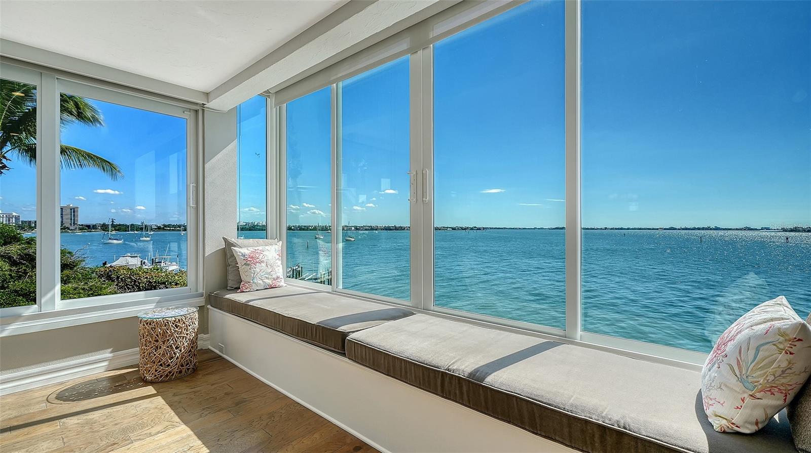 400 Golden Gate Point, FL