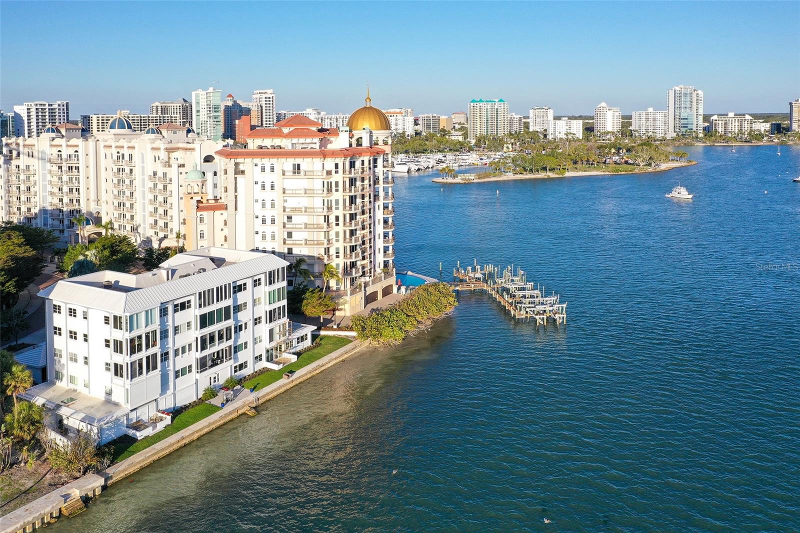 400 Golden Gate Point, FL
