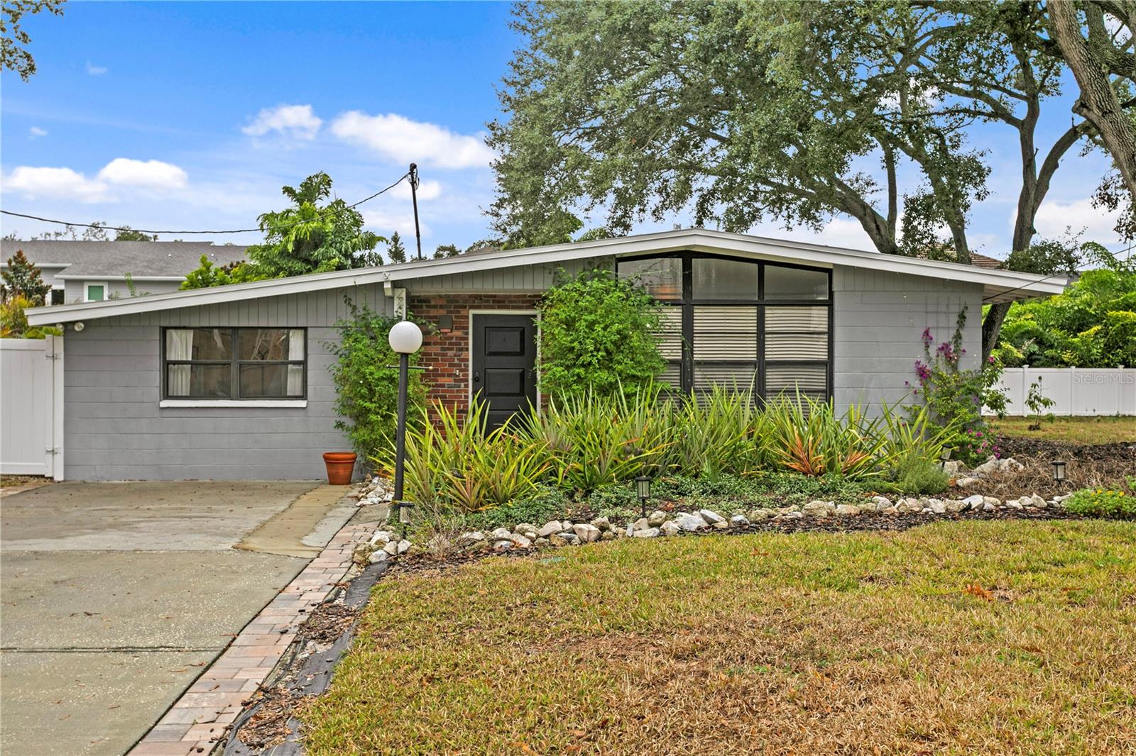 2407 Lois Avenue, FL