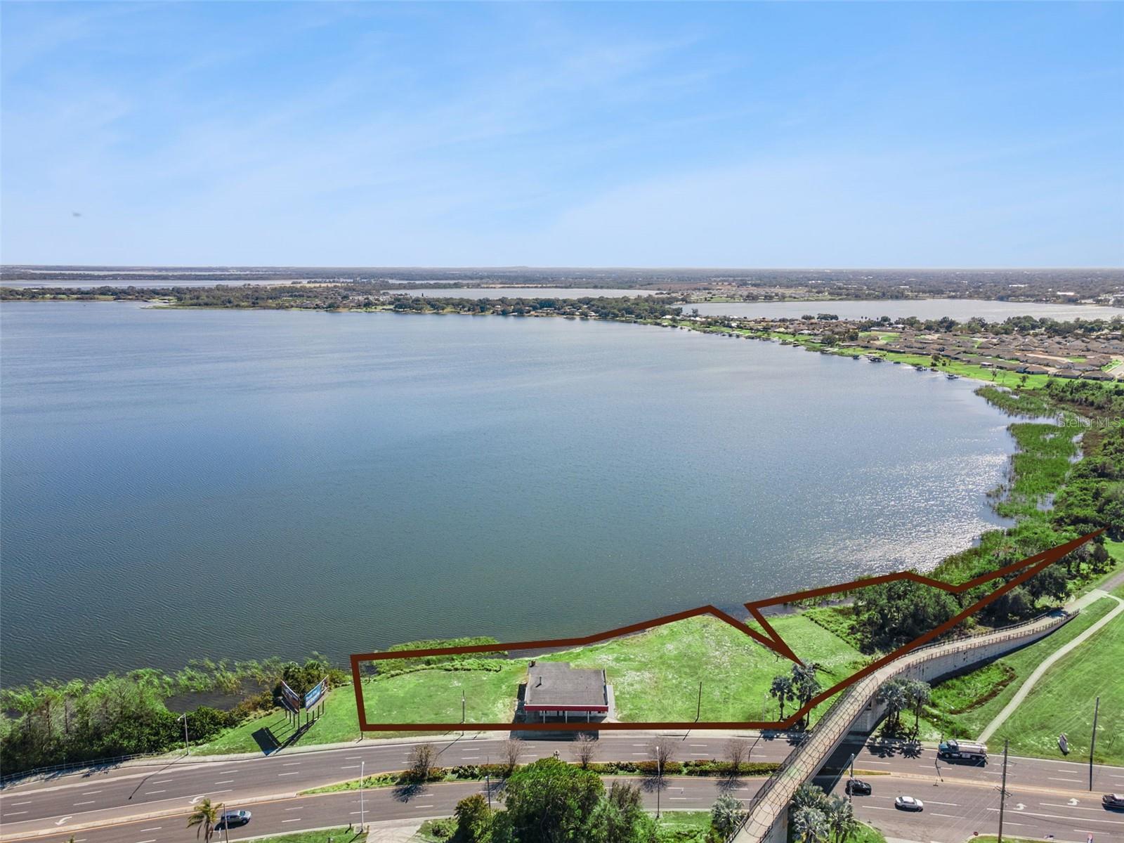 1300 Lake Shore Way, FL