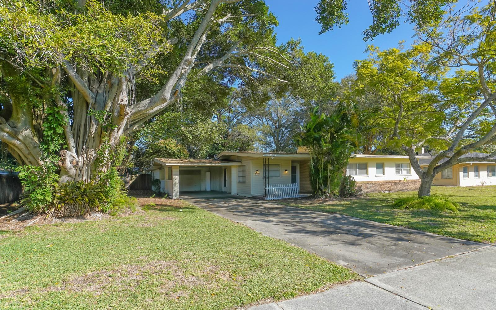 2461 Ringling Boulevard, FL