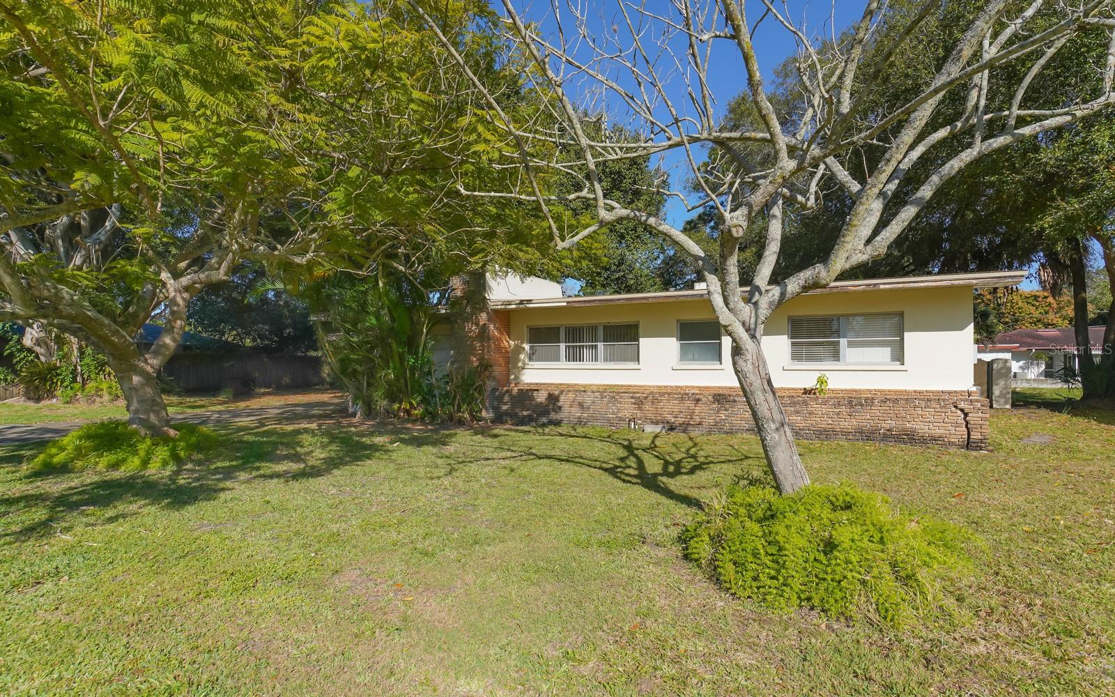 2461 Ringling Boulevard, FL