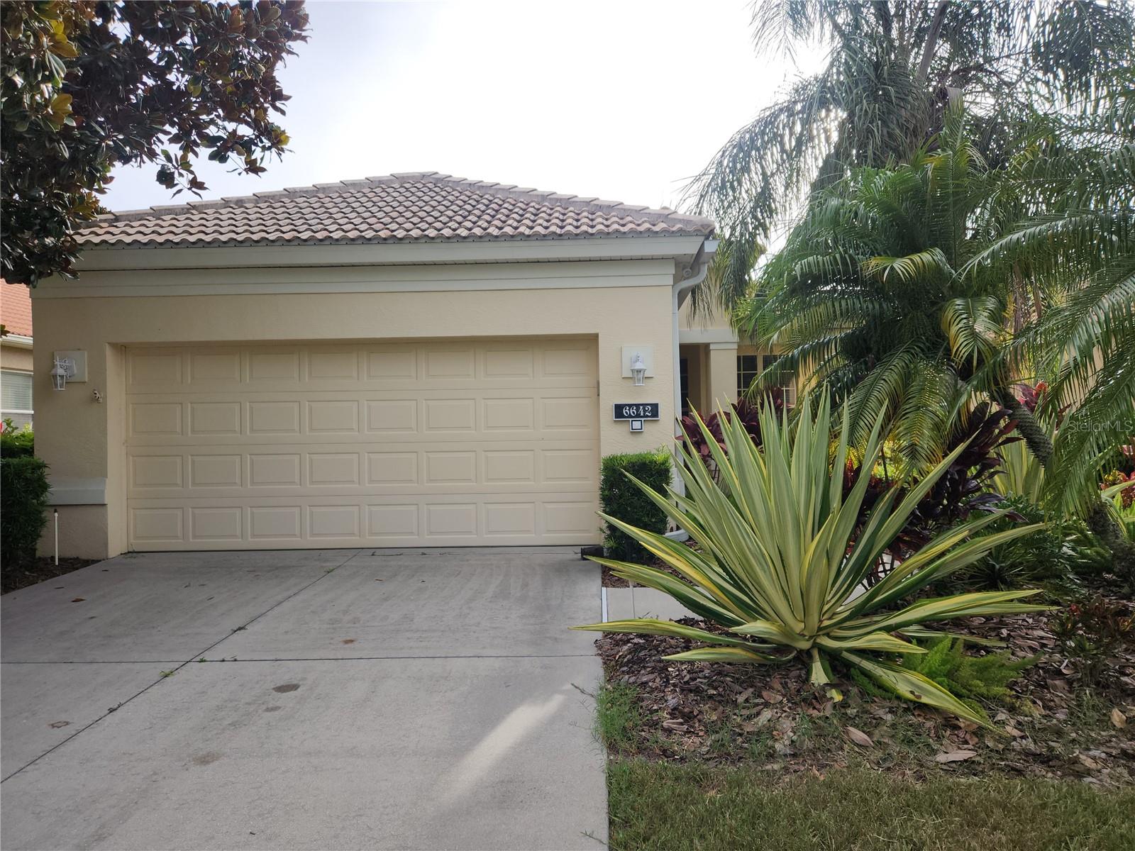 6642 Tailfeather Way, FL
