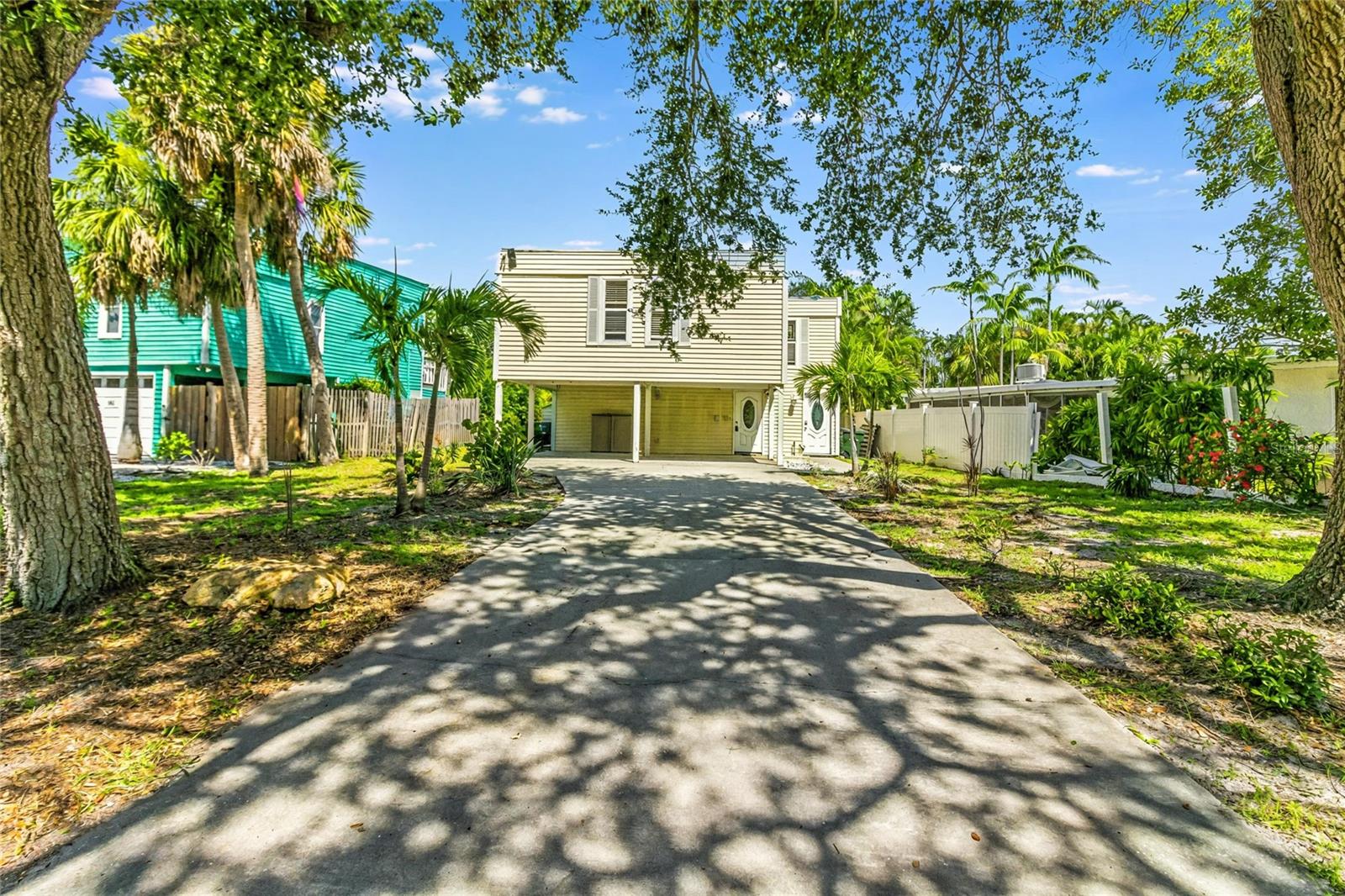 643 Calle De Peru, FL