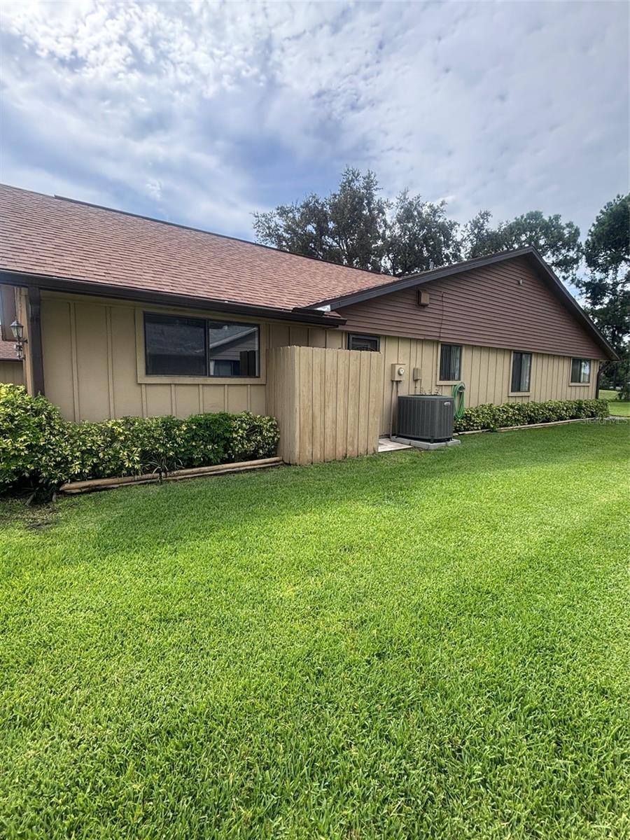 31 Lake Fairgreen Circle, FL