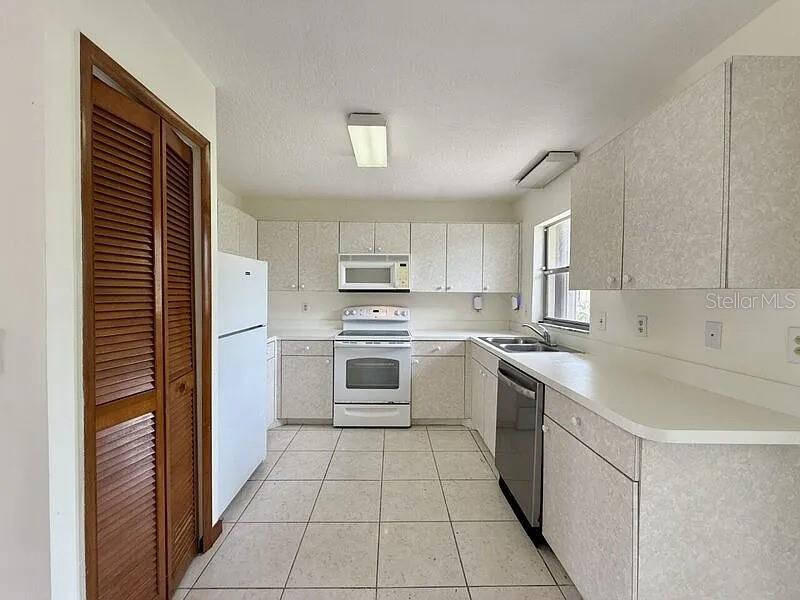 716 Caribou Drive, FL