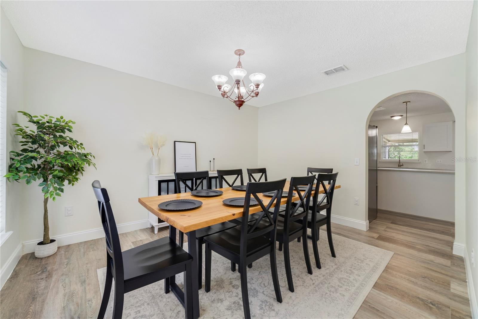 1104 Chateau Circle, FL