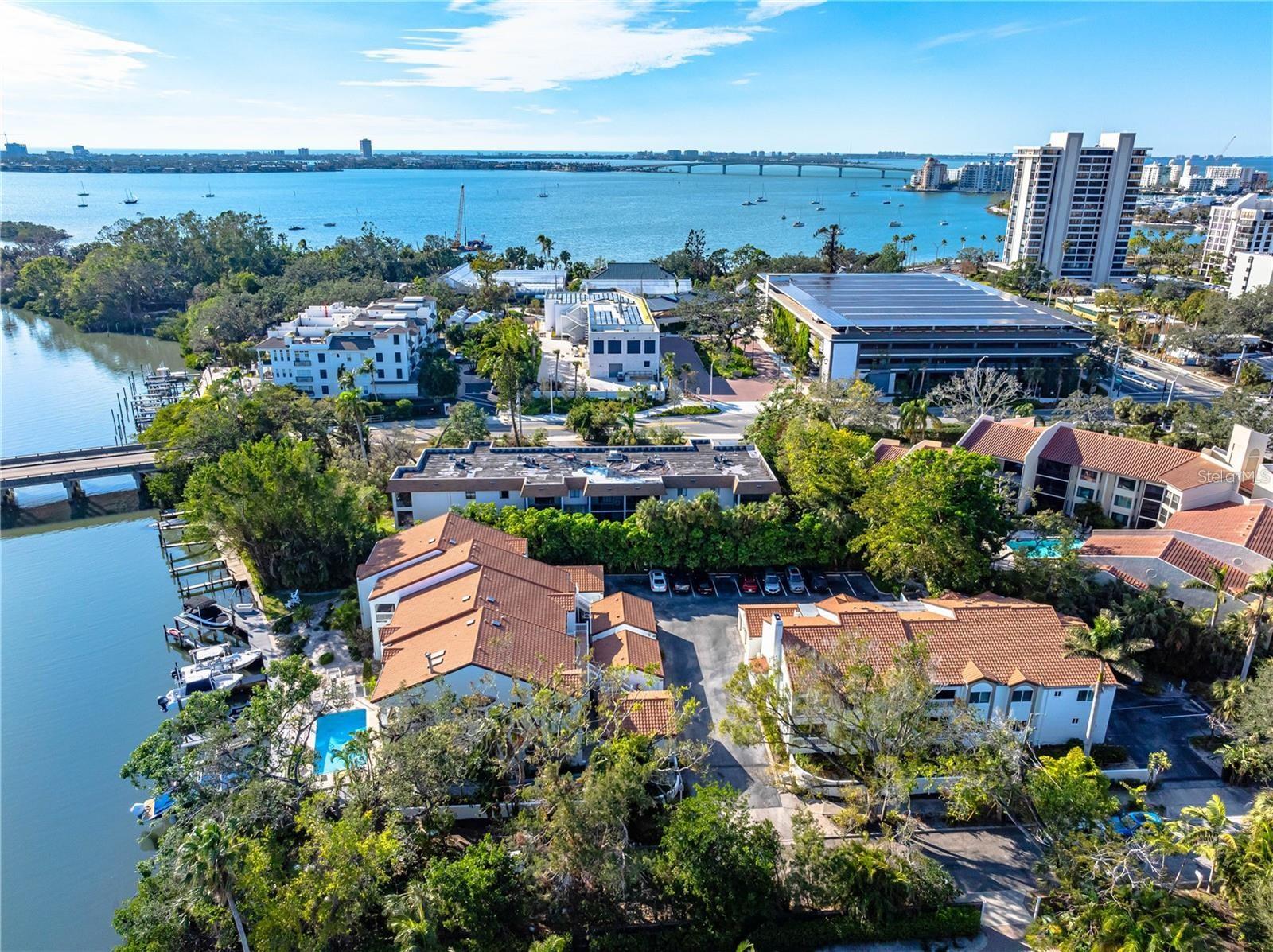858 Hudson Avenue, FL
