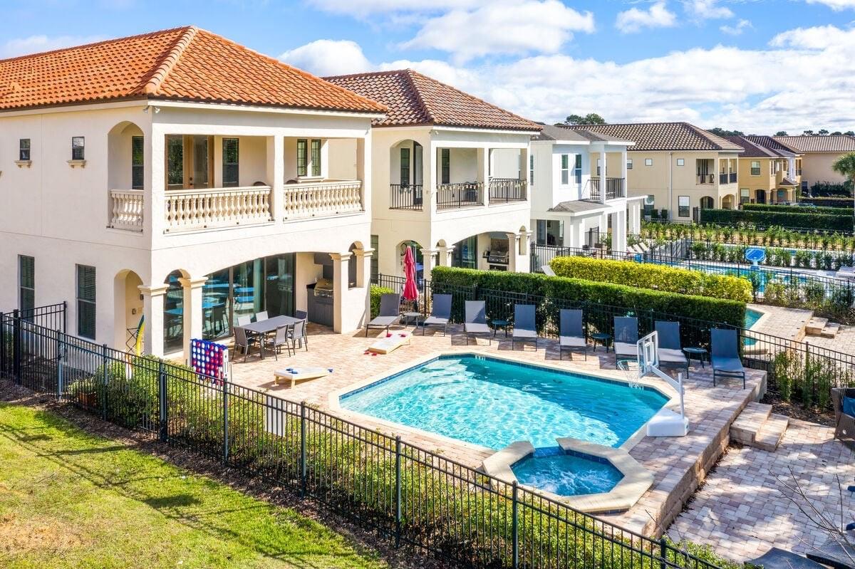 824 Desert Mountain Court, FL