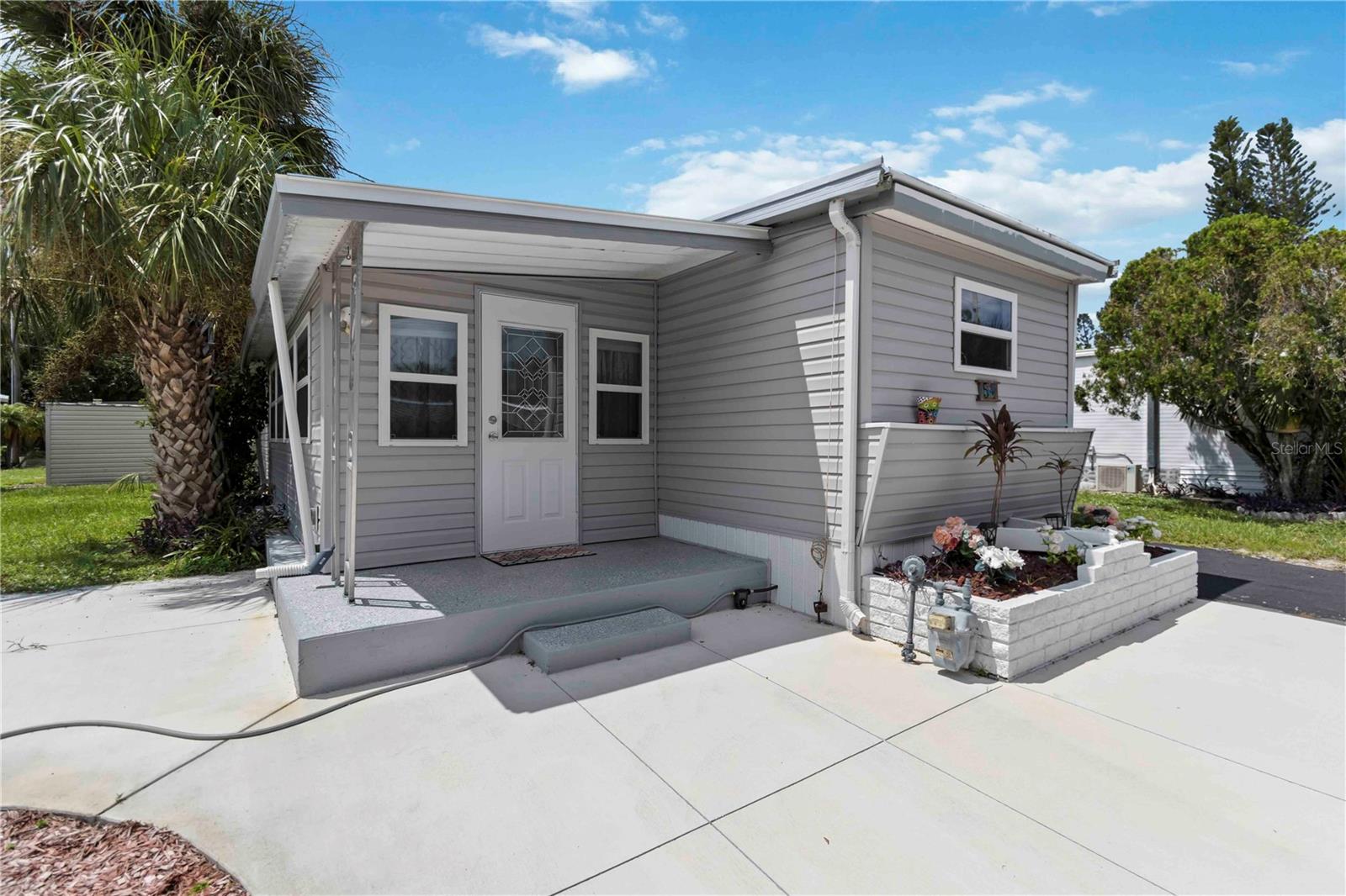1100 University Parkway, FL