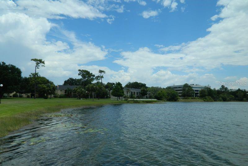 922 Lake Destiny Road, FL