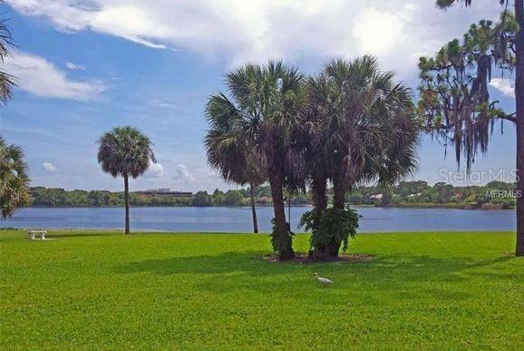 922 Lake Destiny Road, FL