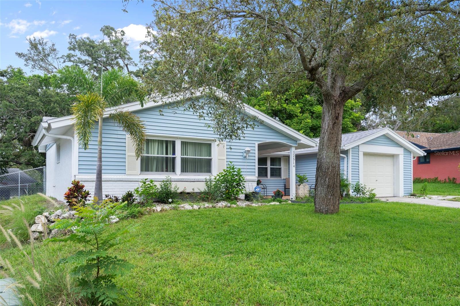 12514 Coffee Hill Row, FL