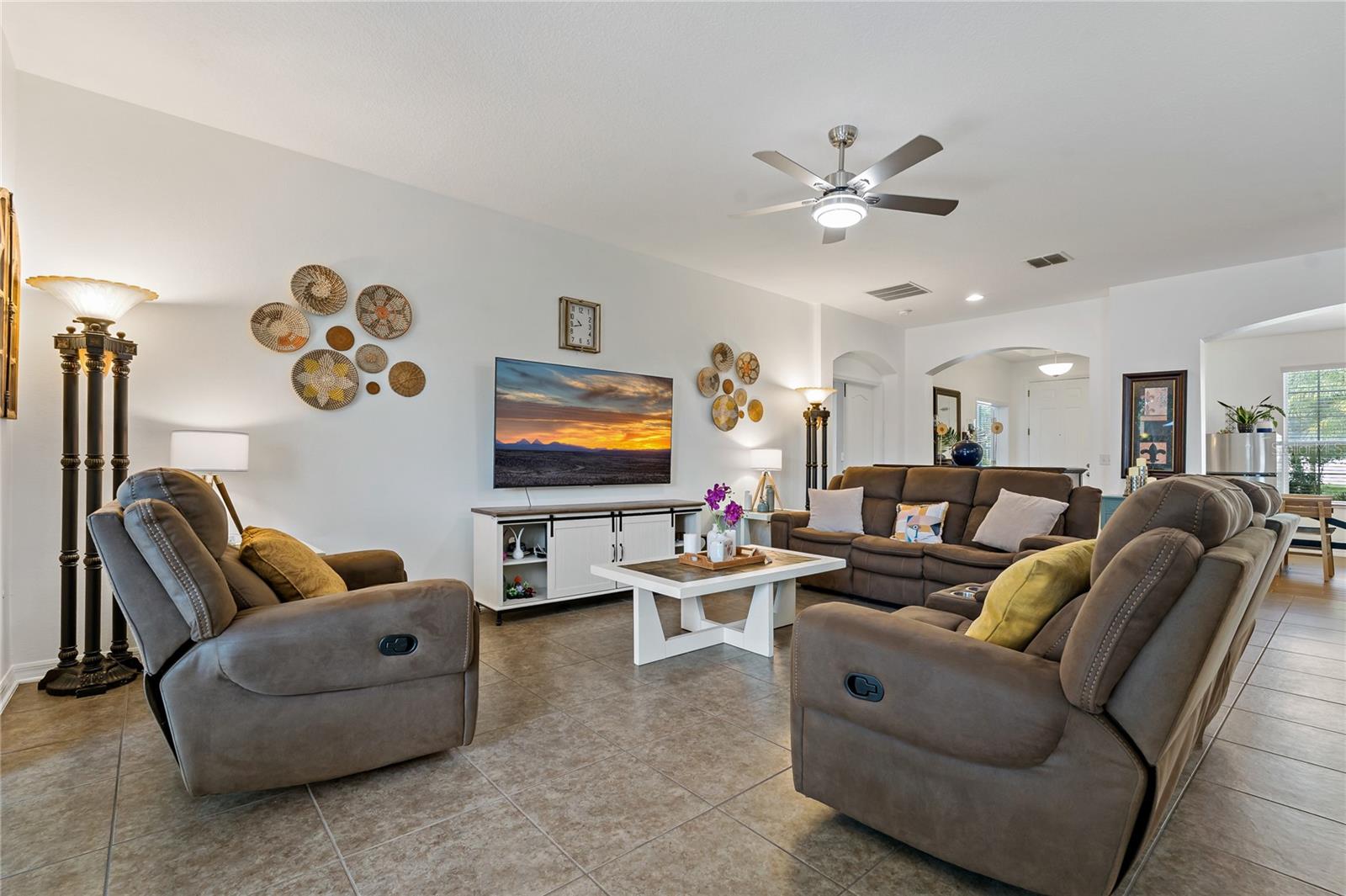 178 Magneta Loop, FL