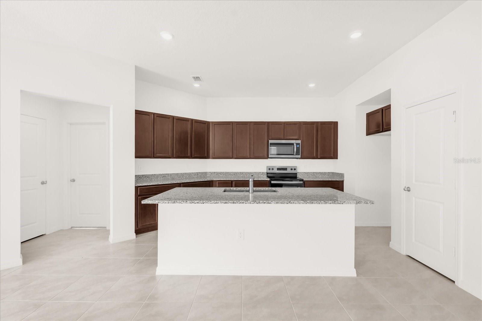 560 Mahogany Way, FL