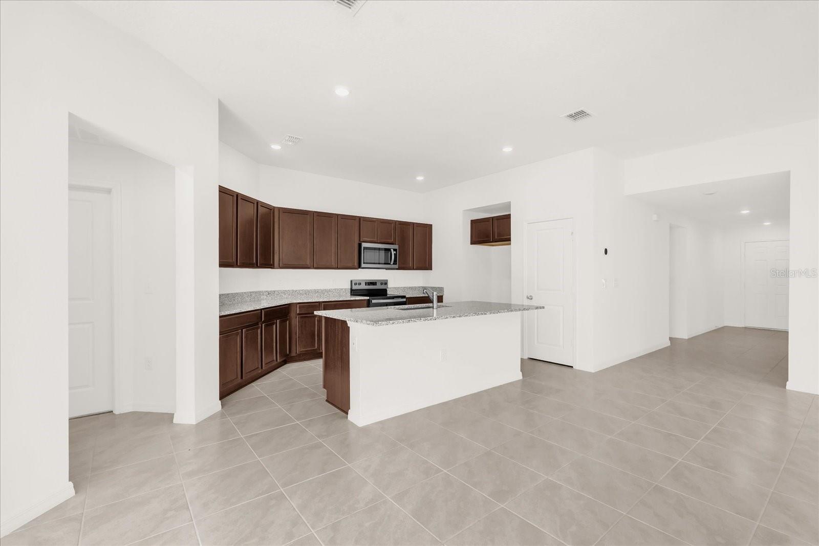 560 Mahogany Way, FL