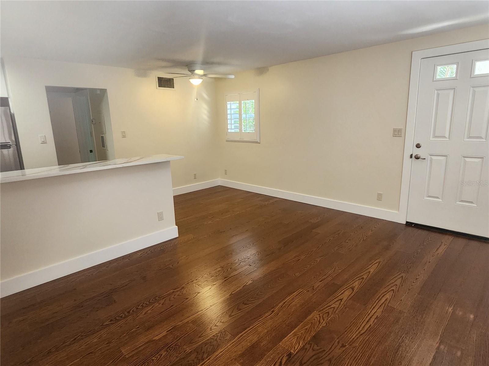 565 Golden Gate Point, FL