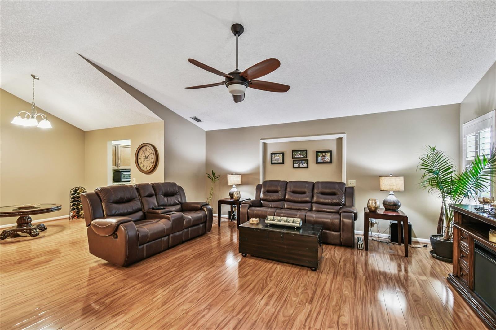 2817 Wingfoot Court, FL